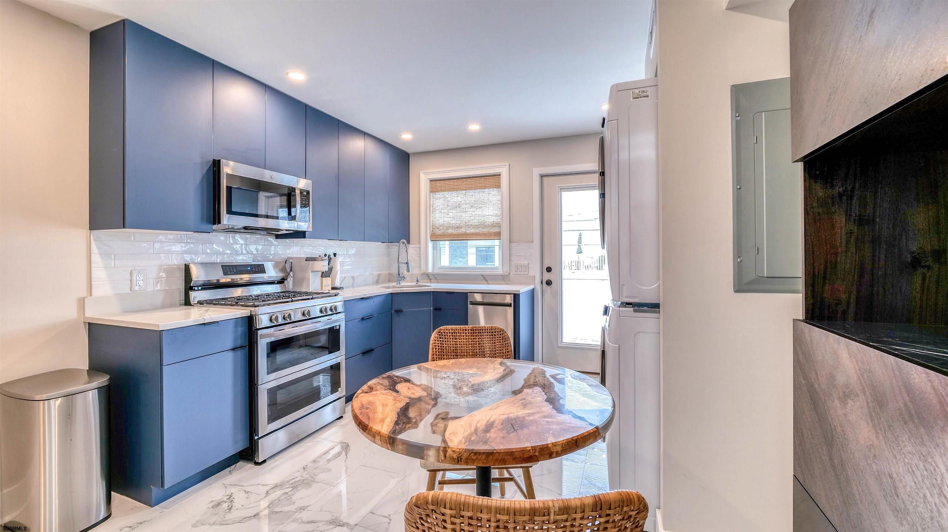 Margate, New Jersey 08402, United States, 2 Bedrooms Bedrooms, ,2 BathroomsBathrooms,Residential,Active,228494