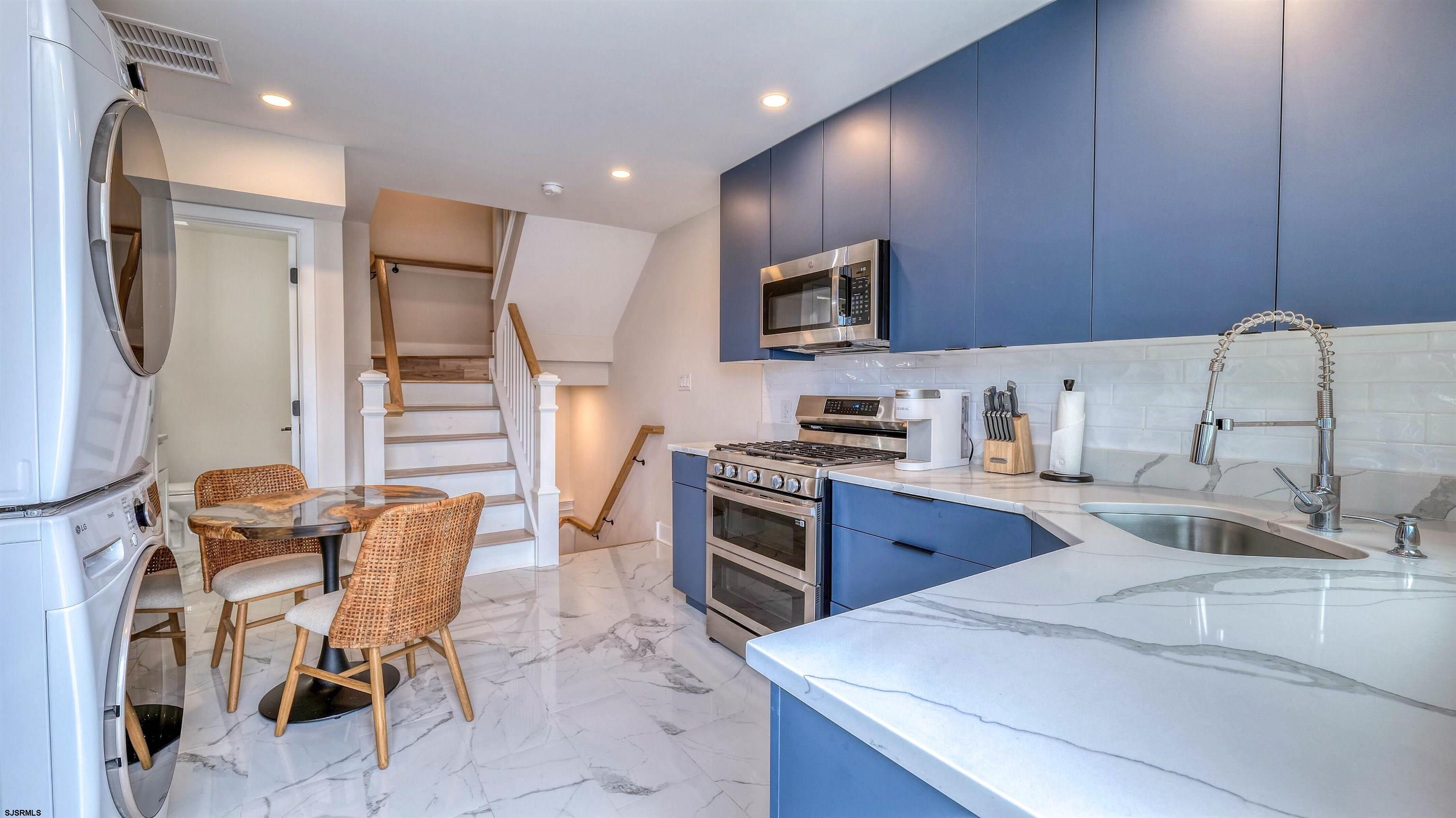 Margate, New Jersey 08402, United States, 2 Bedrooms Bedrooms, ,2 BathroomsBathrooms,Residential,Active,228494