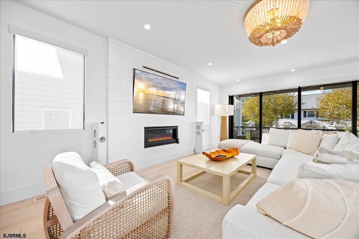 Margate, New Jersey 08402, United States, 6 Bedrooms Bedrooms, ,6 BathroomsBathrooms,Residential,Active,230123