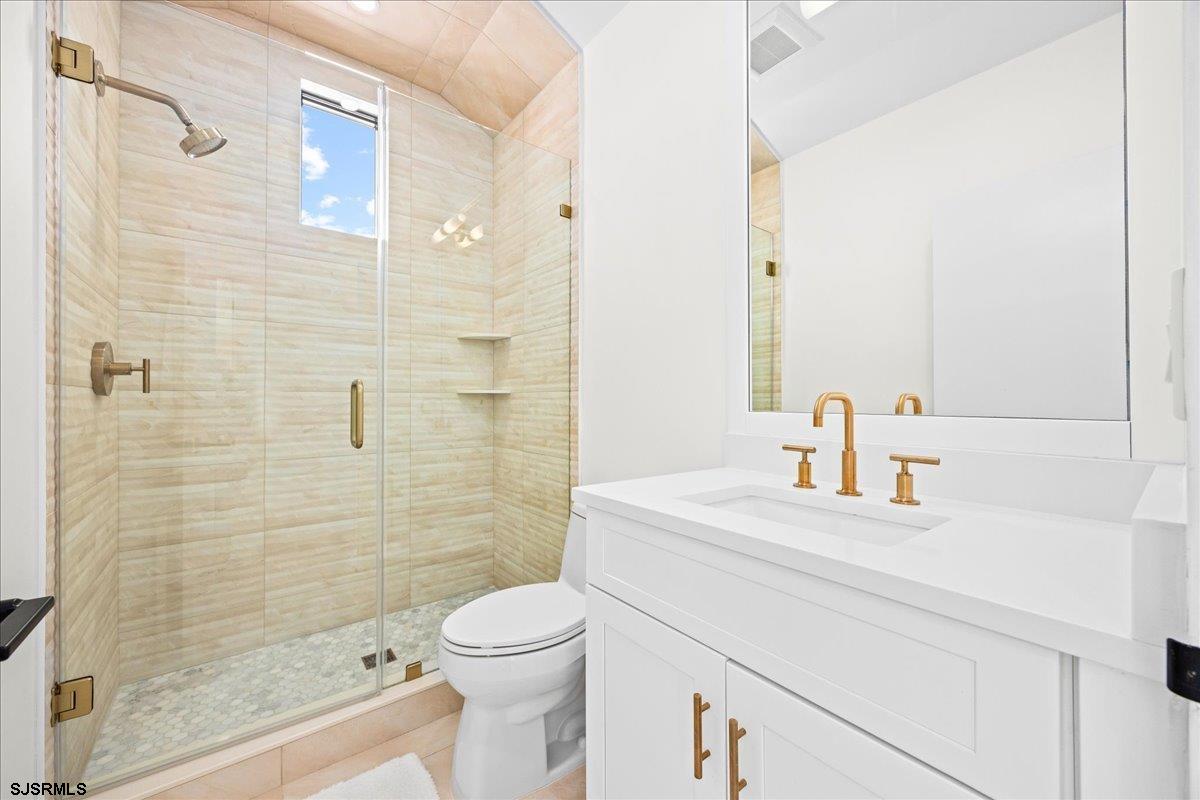 Margate, New Jersey 08402, United States, 6 Bedrooms Bedrooms, ,6 BathroomsBathrooms,Residential,Active,230123