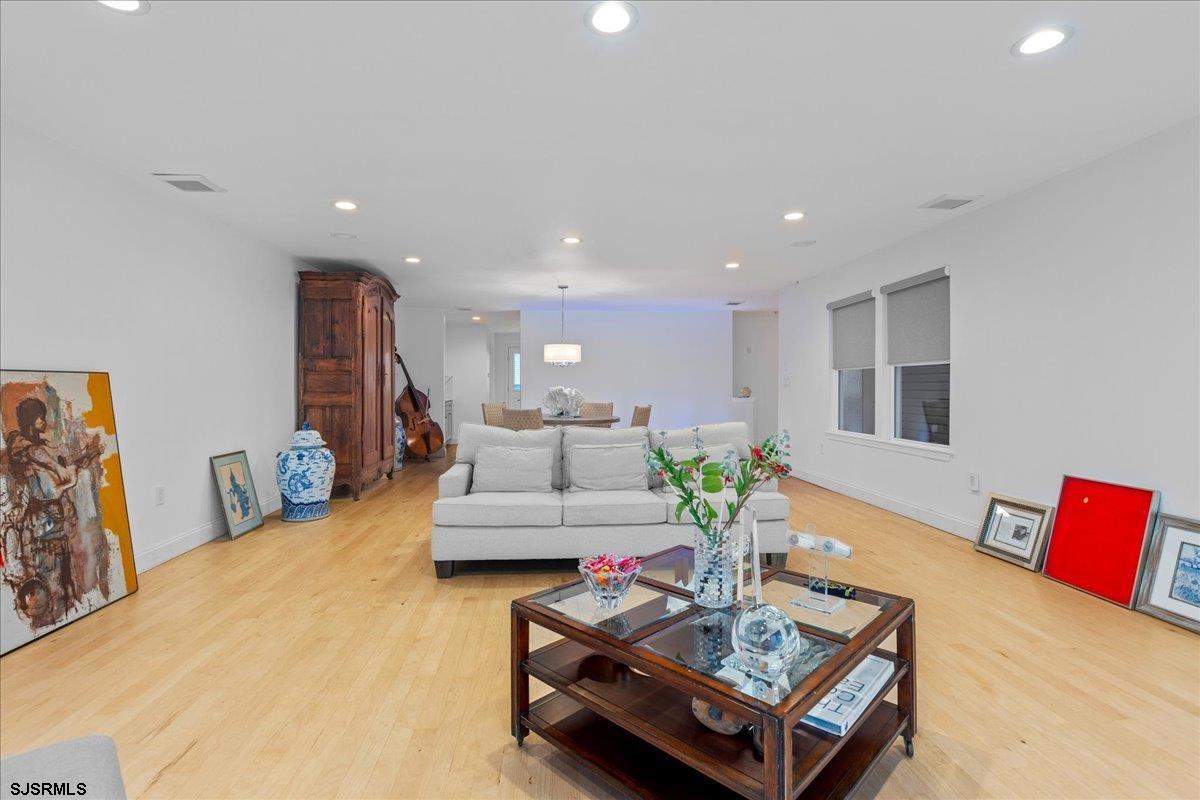 Ventnor, New Jersey 08406, United States, 6 Bedrooms Bedrooms, ,5 BathroomsBathrooms,Residential,Active,41467