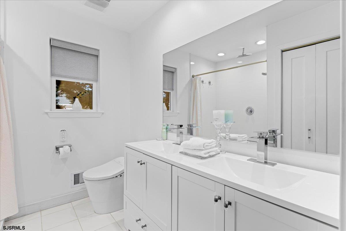 Ventnor, New Jersey 08406, United States, 6 Bedrooms Bedrooms, ,5 BathroomsBathrooms,Residential,Active,41467