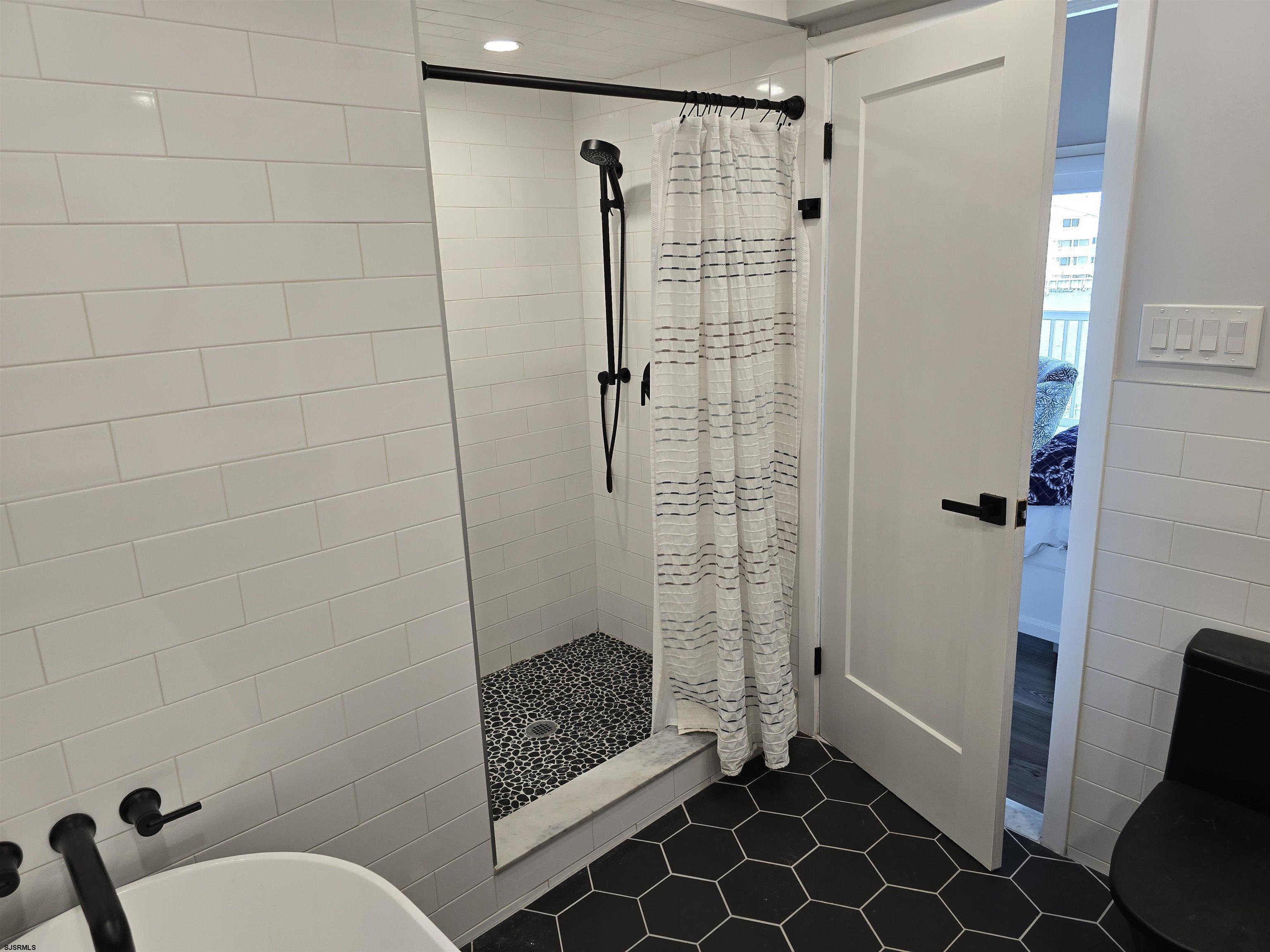 Brigantine, New Jersey 08203, United States, 4 Bedrooms Bedrooms, ,3 BathroomsBathrooms,Residential,Active,90079