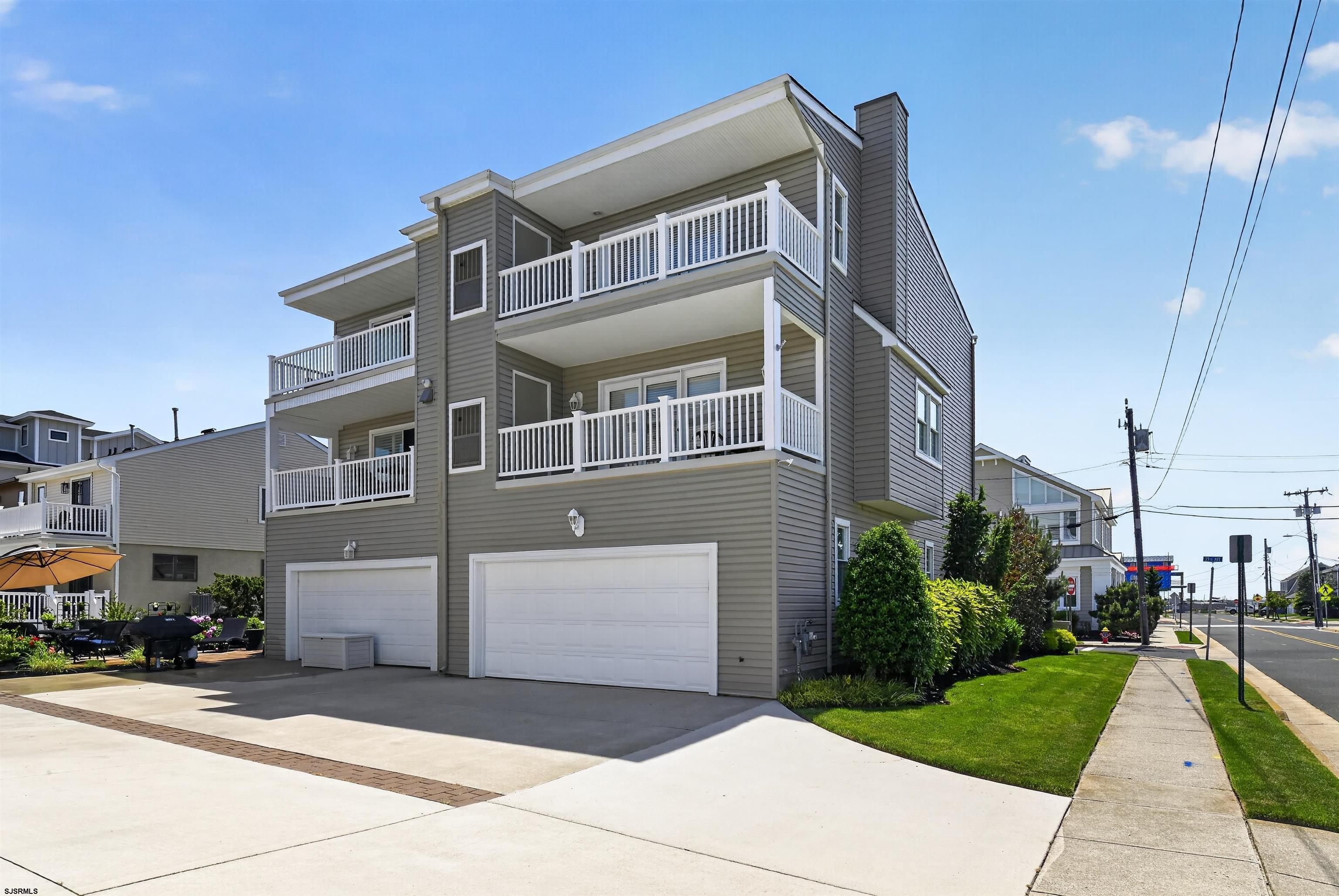 227 N 35th Ave