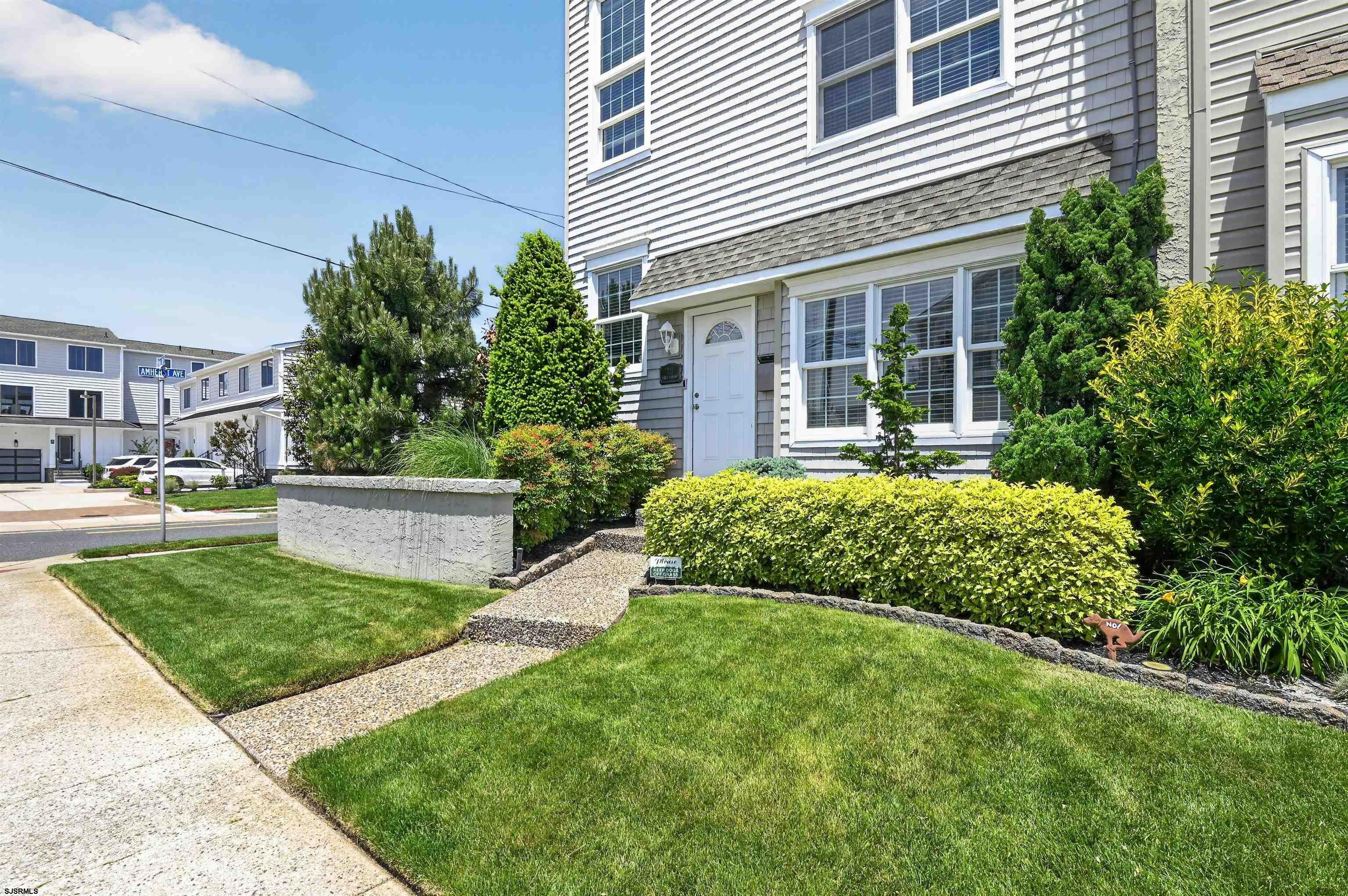 227 N 35th Ave