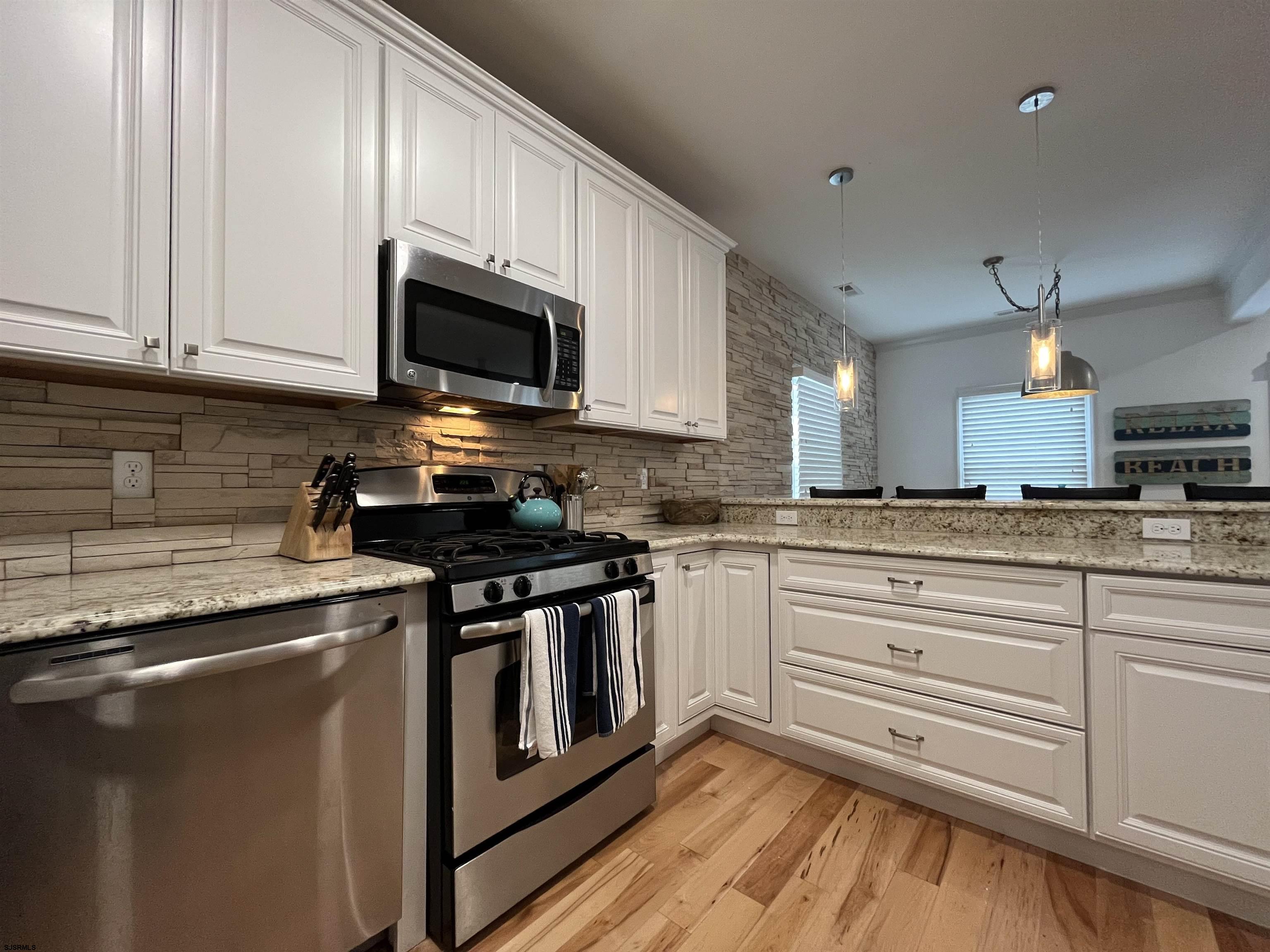 Margate, New Jersey 08402, United States, 5 Bedrooms Bedrooms, ,4 BathroomsBathrooms,Residential,Active,228075