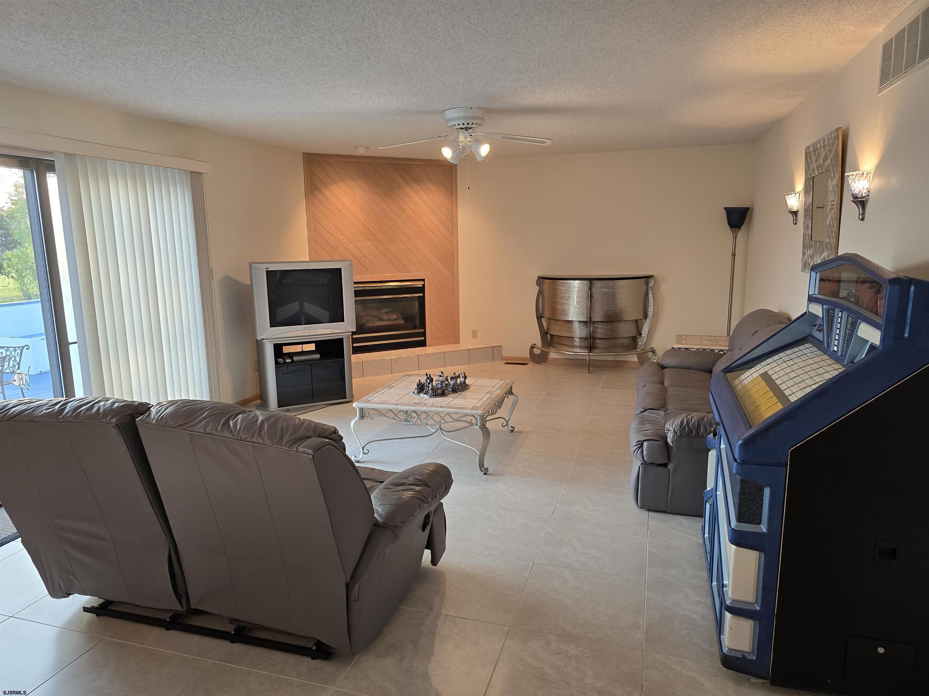 Brigantine, New Jersey 08203, United States, 3 Bedrooms Bedrooms, ,3 BathroomsBathrooms,Residential,Active,87226