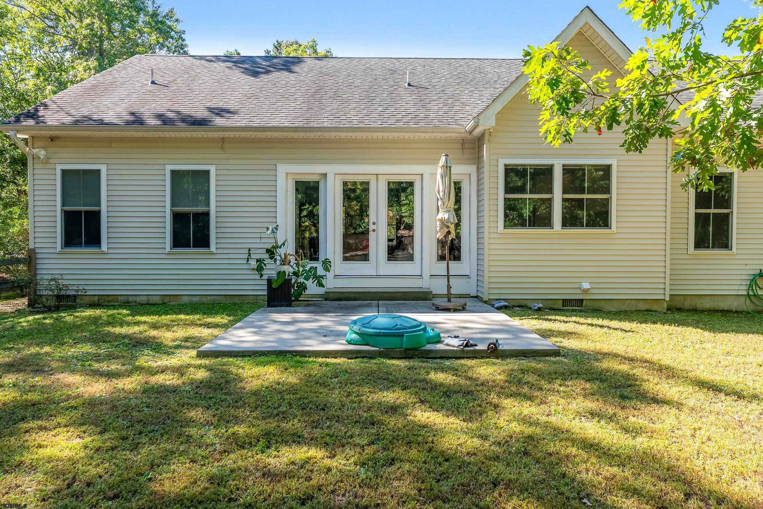 109 E Crestview Ave