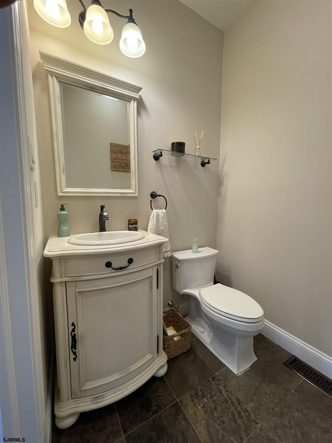 Ventnor, New Jersey 08406, United States, 4 Bedrooms Bedrooms, ,3 BathroomsBathrooms,Residential,Active,19617