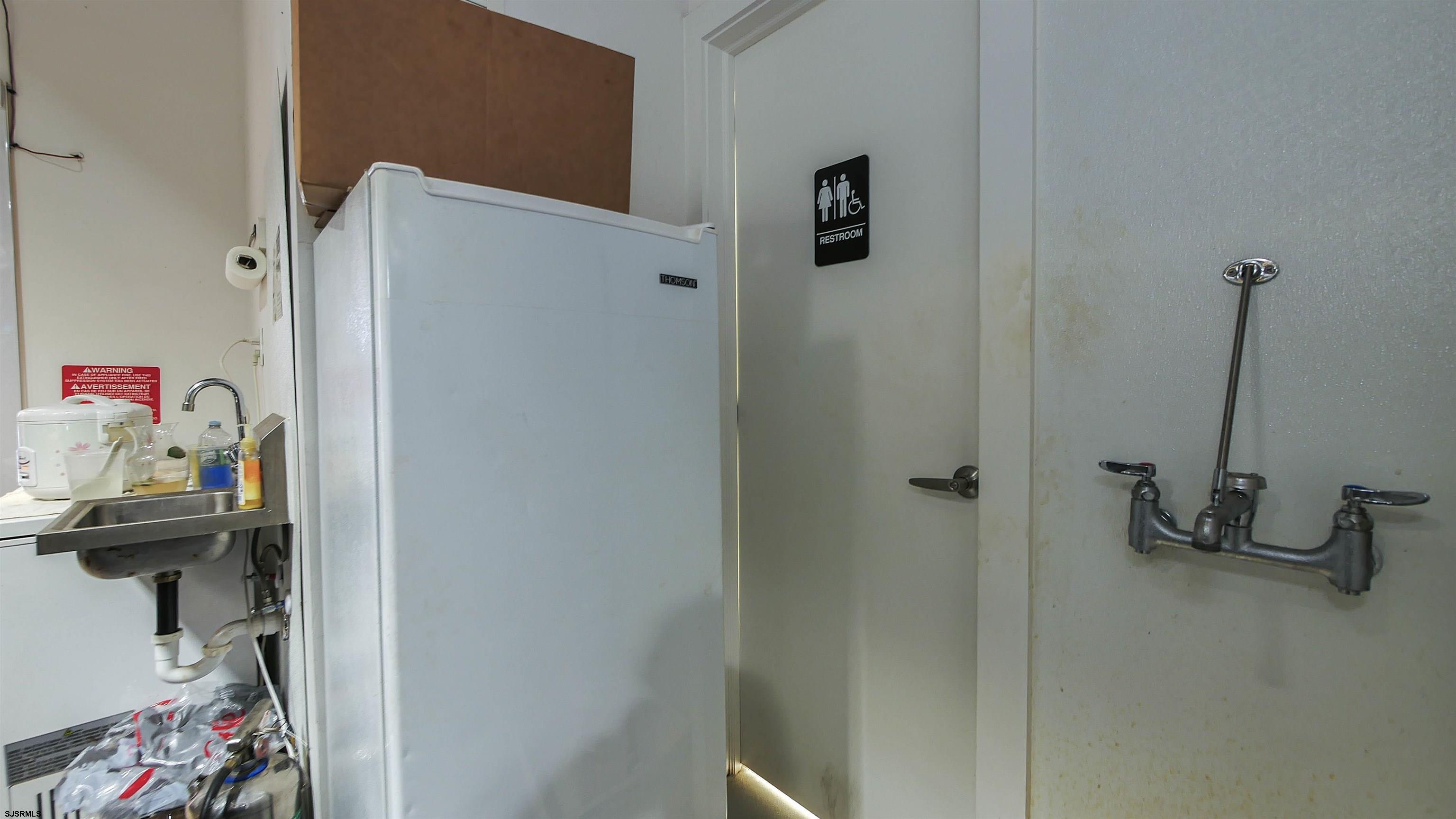 Margate, New Jersey 08402, United States, 2 Bedrooms Bedrooms, ,3 BathroomsBathrooms,Residential,Active,80545