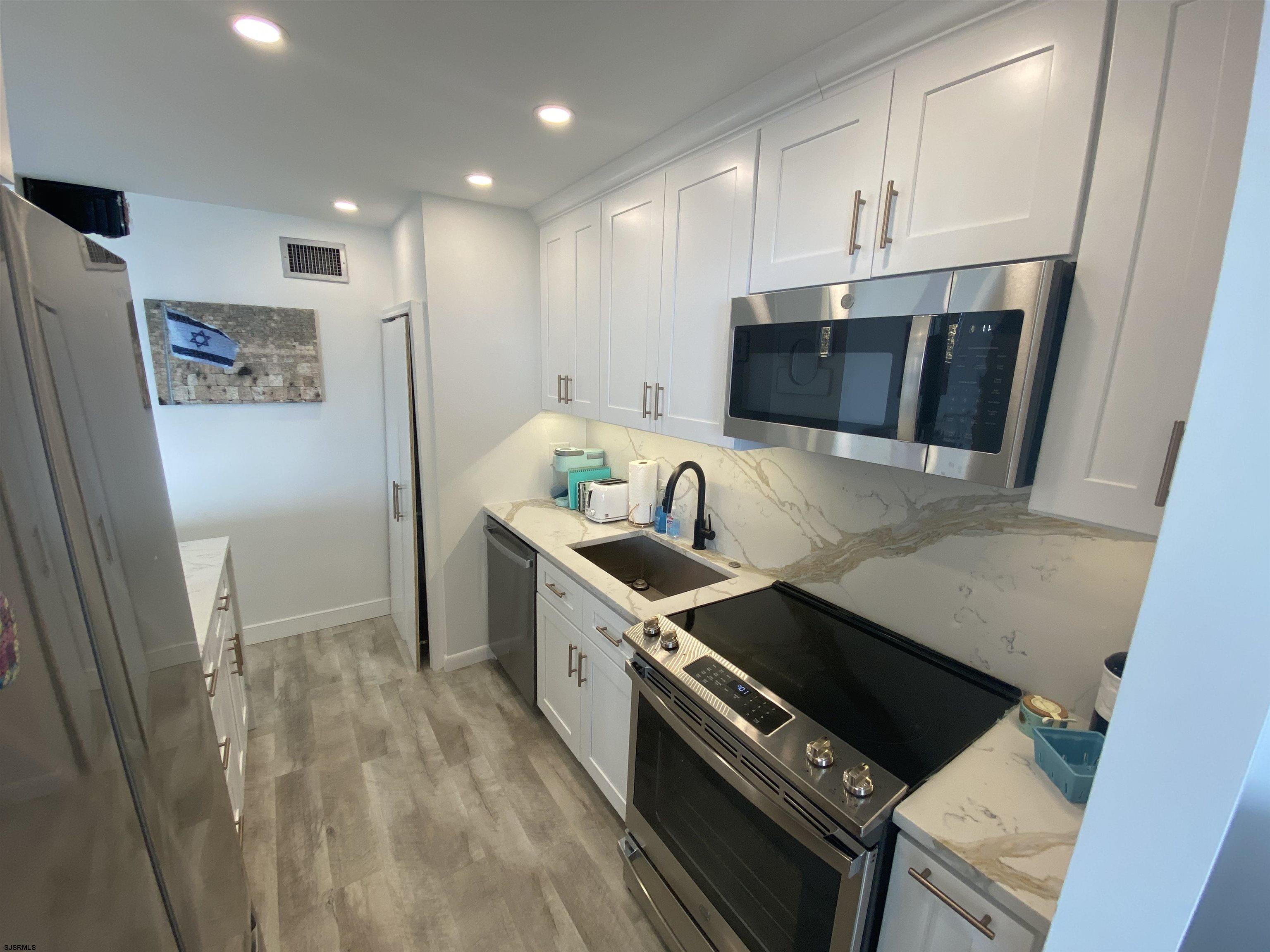 Margate, New Jersey 08402, United States, 1 Bedroom Bedrooms, ,2 BathroomsBathrooms,Residential,Active,100775