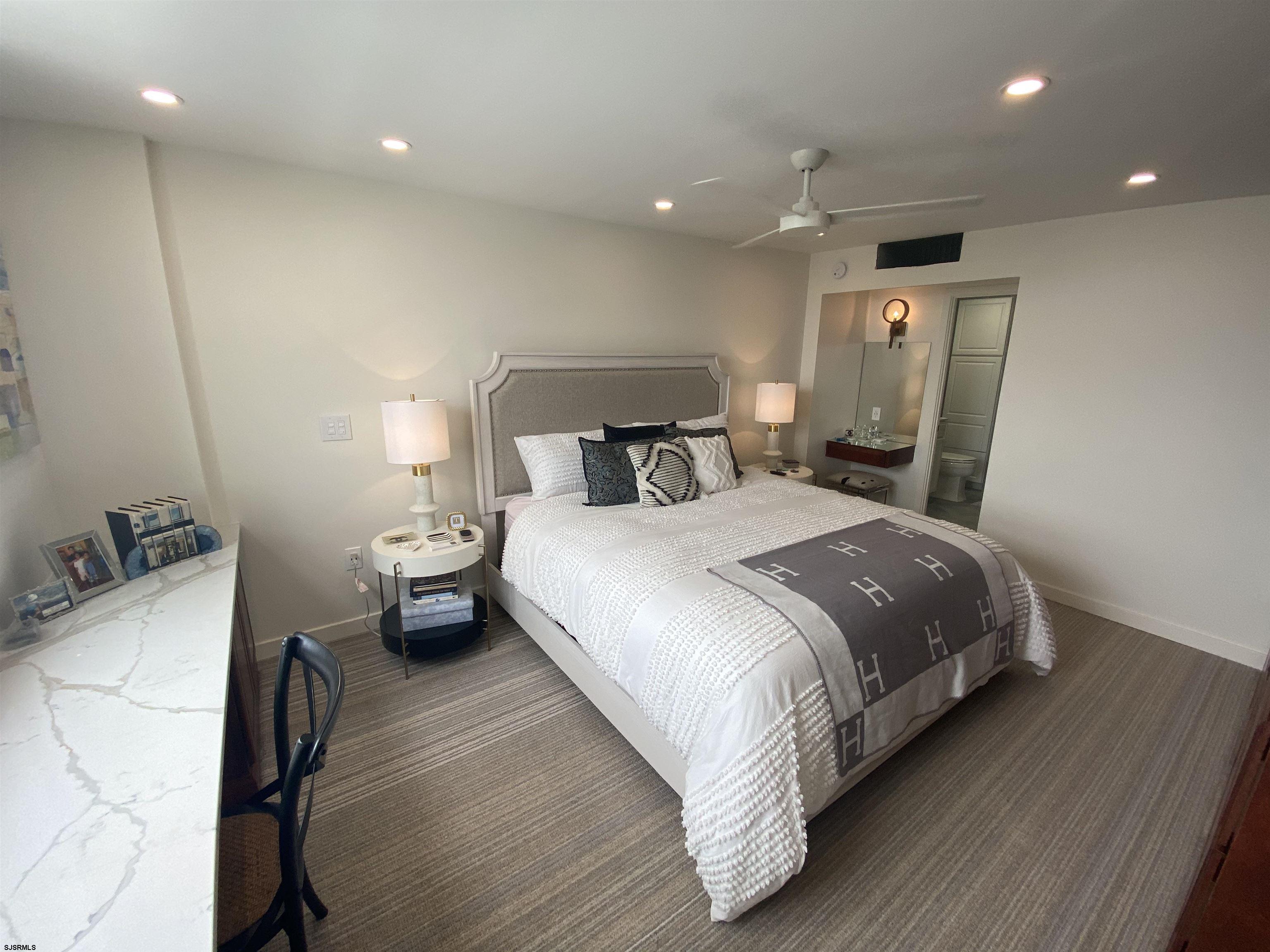 Margate, New Jersey 08402, United States, 1 Bedroom Bedrooms, ,2 BathroomsBathrooms,Residential,Active,100775