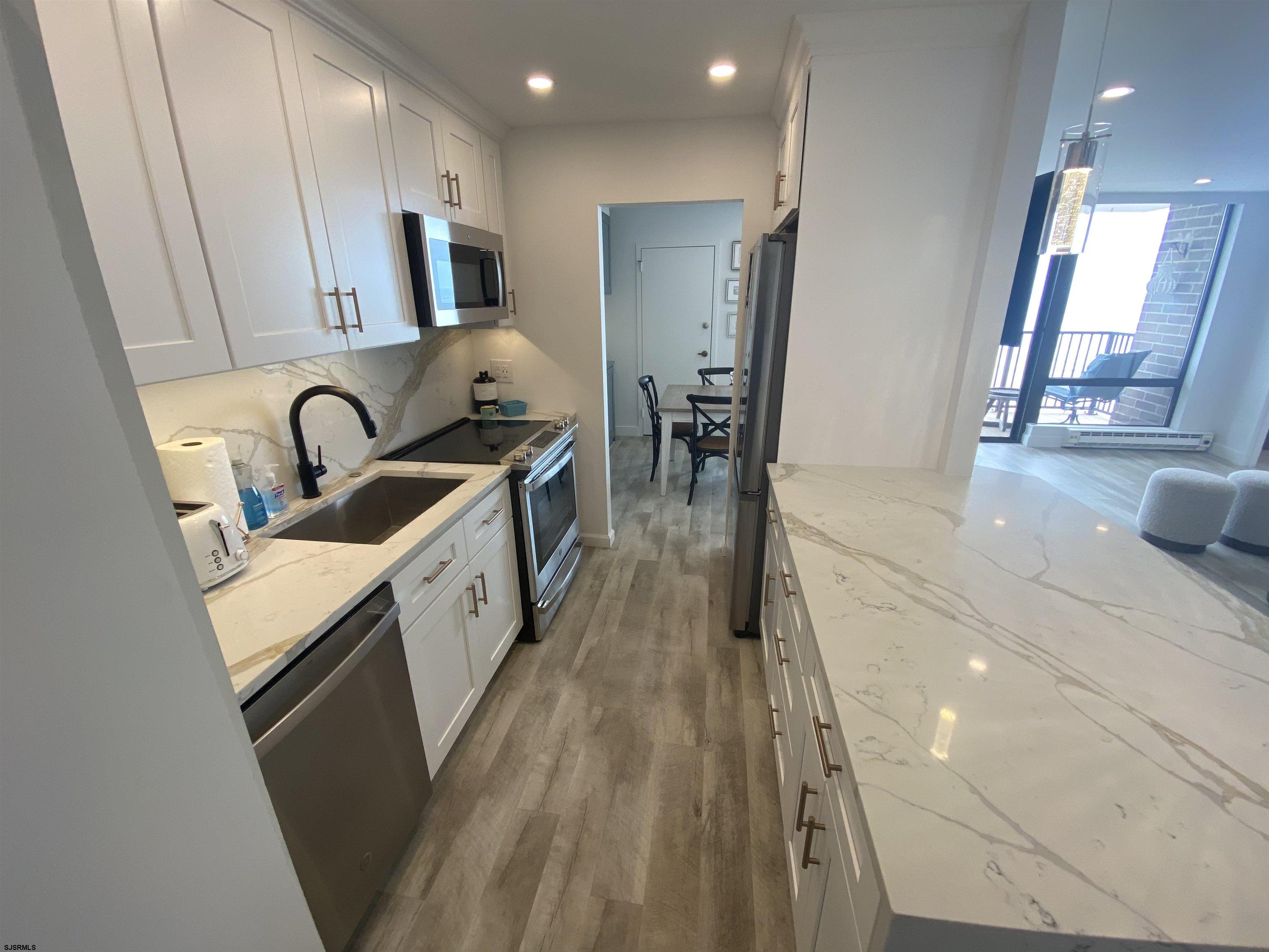 Margate, New Jersey 08402, United States, 1 Bedroom Bedrooms, ,2 BathroomsBathrooms,Residential,Active,100775