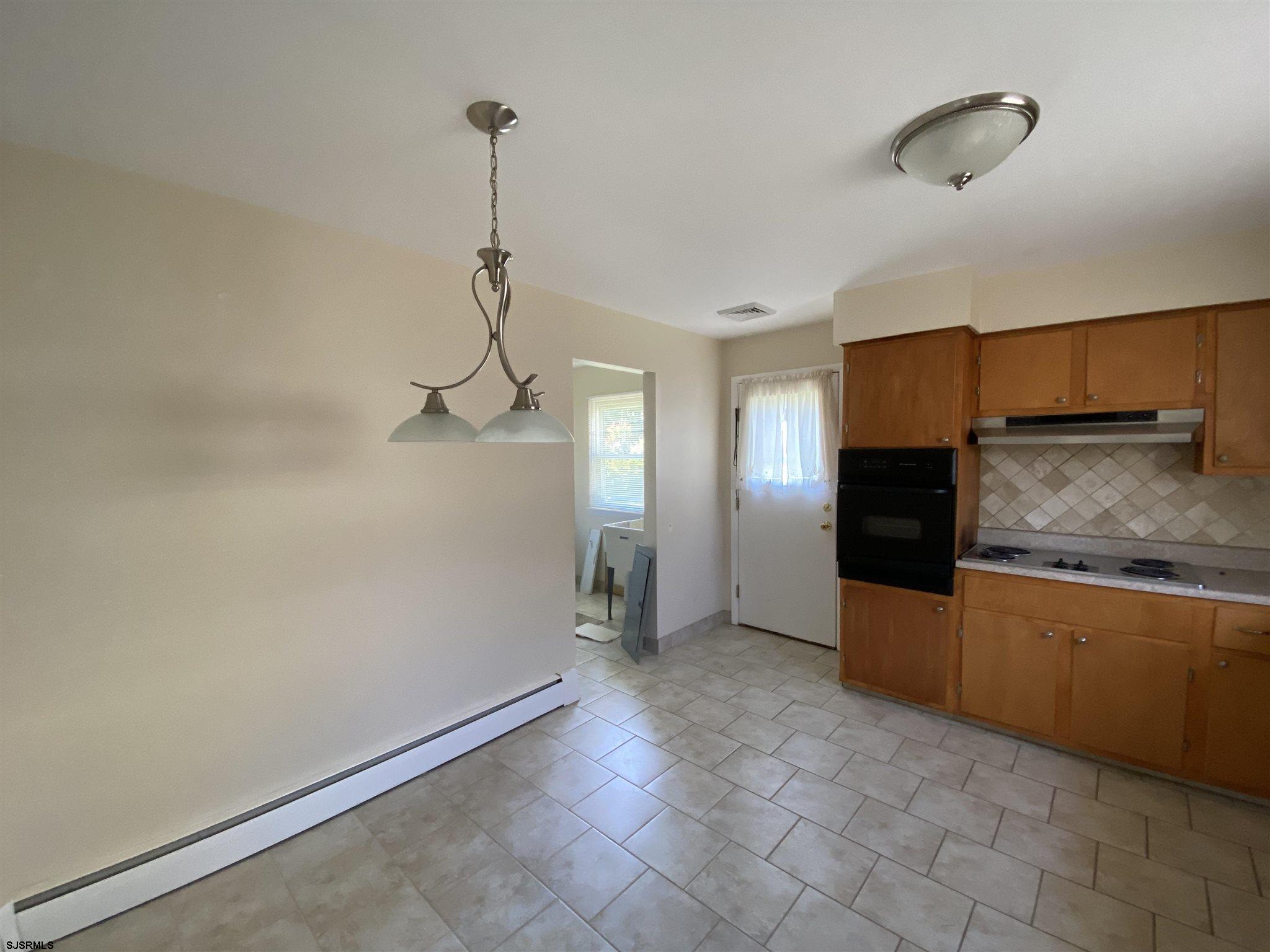 Atlantic City, New Jersey 08401, United States, 2 Bedrooms Bedrooms, ,2 BathroomsBathrooms,Residential,Active,251296