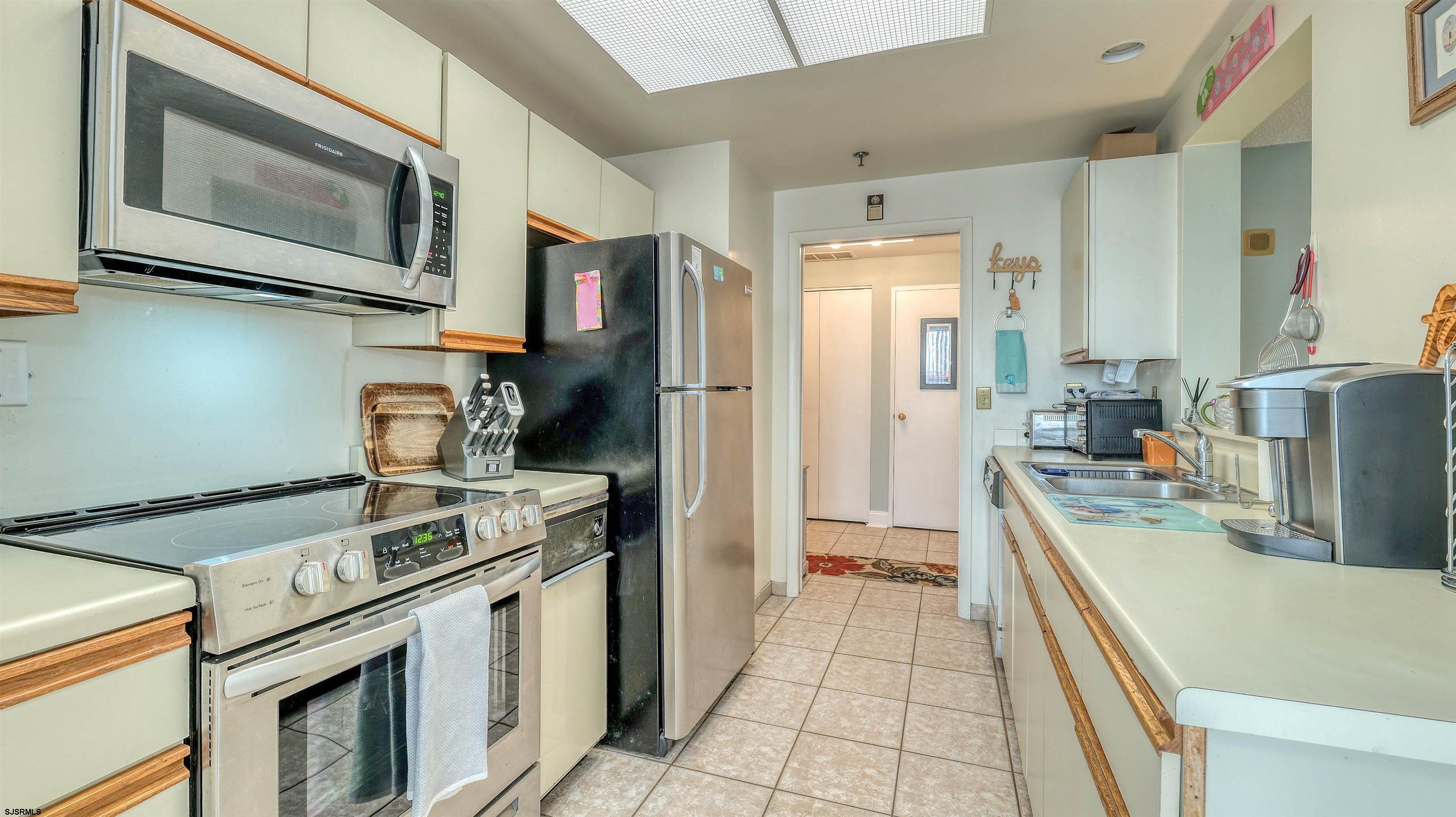 3101 Boardwalk 904-1