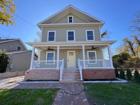 MLS: 590684