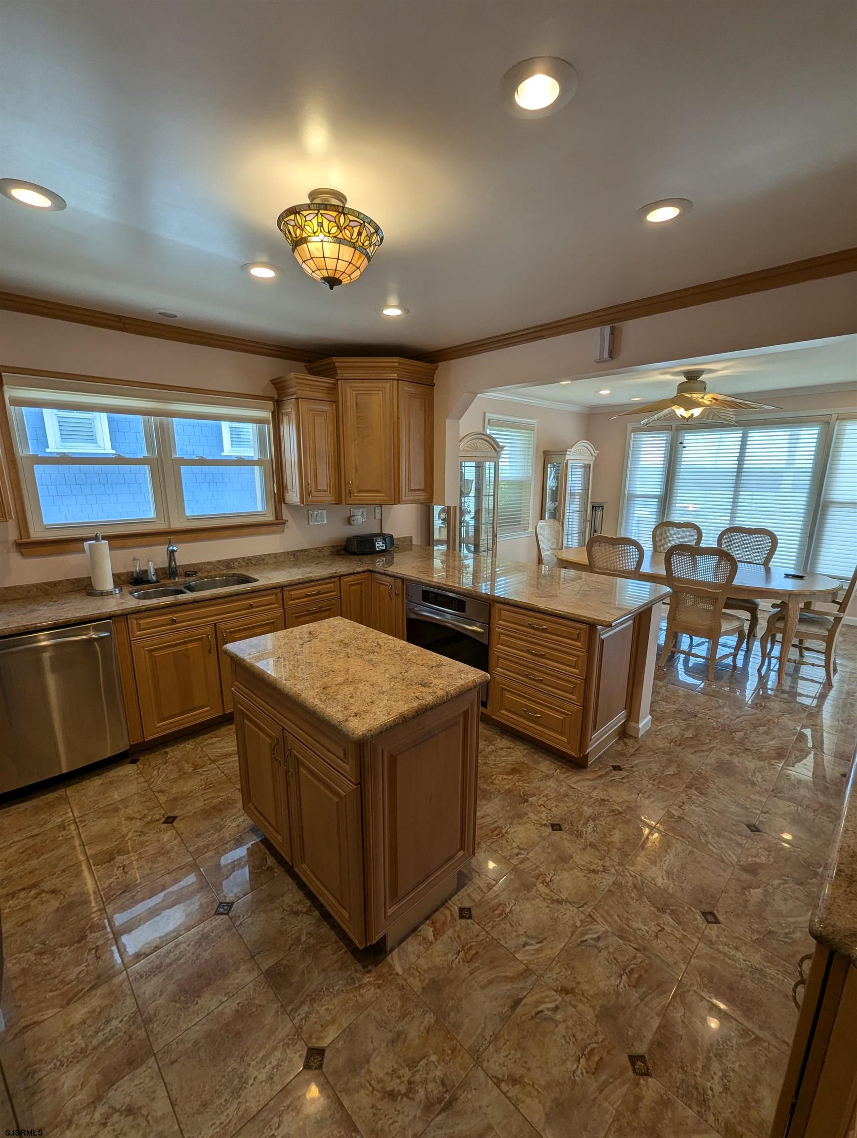 Longport, New Jersey 08403, United States, 3 Bedrooms Bedrooms, ,3 BathroomsBathrooms,Residential,Active,100373