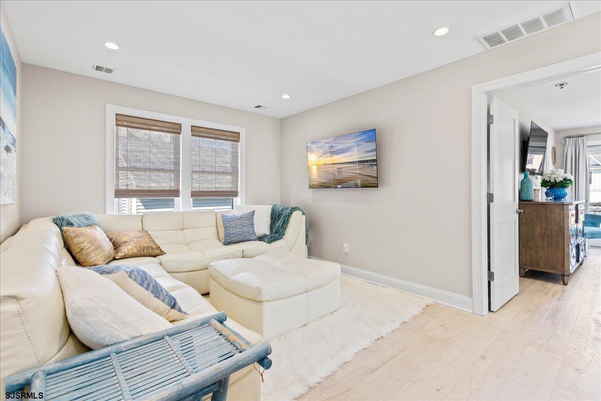 Margate, New Jersey 08402, United States, 5 Bedrooms Bedrooms, ,4 BathroomsBathrooms,Residential,Active,180806