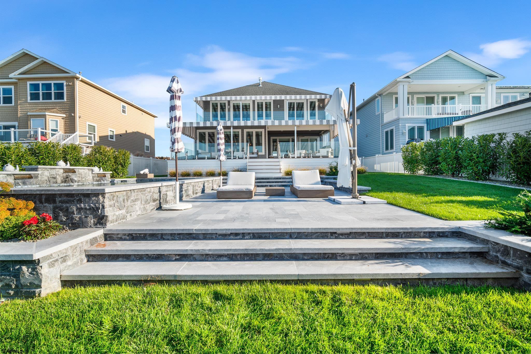 10 Golf Course Dr