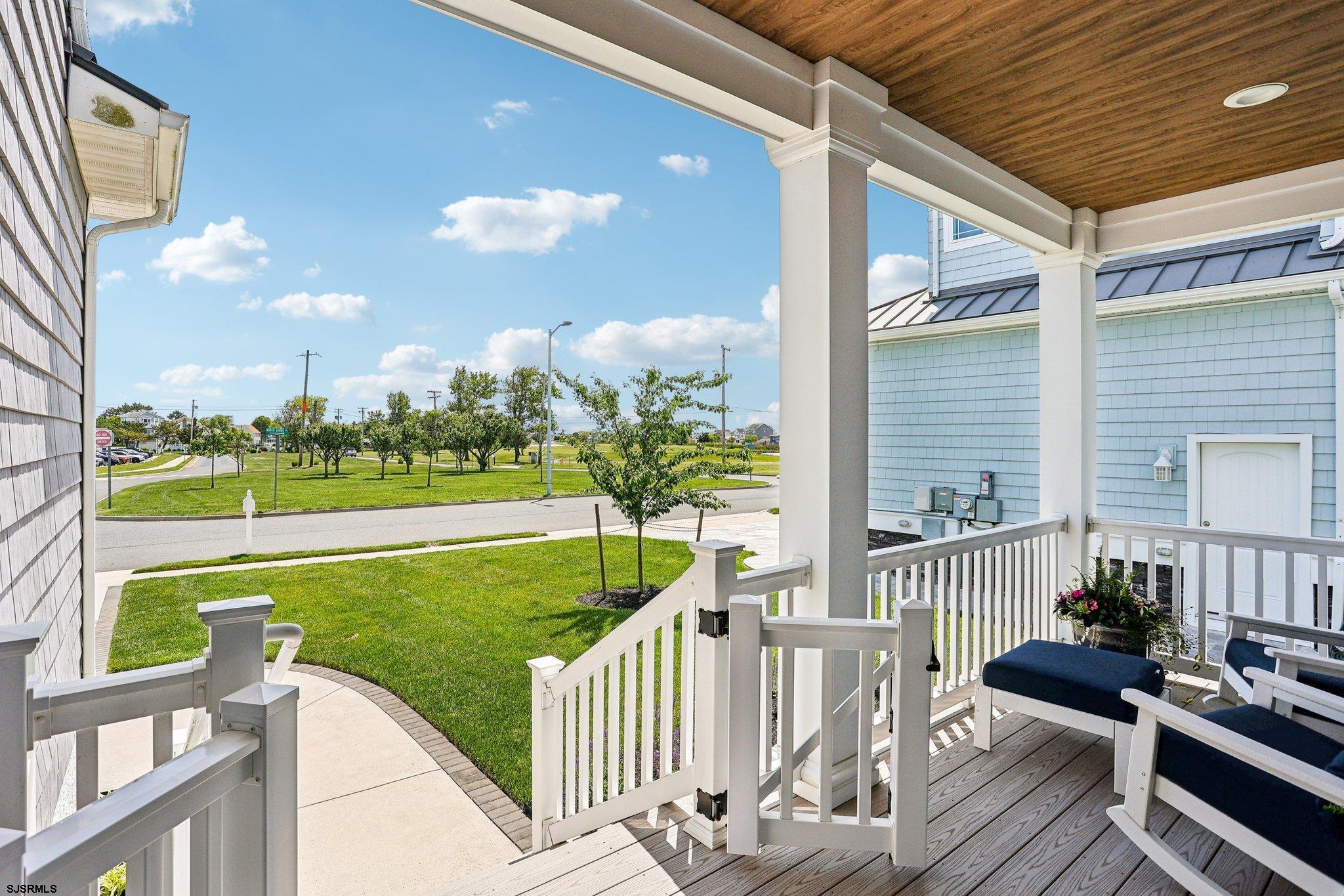 10 Golf Course Dr