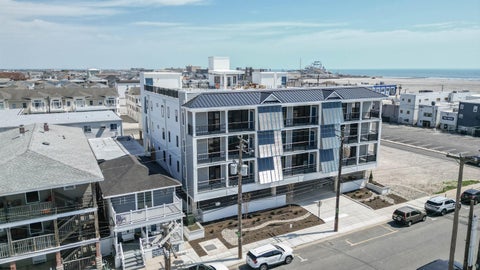 Photo of 323 E Oak Ave #201, Wildwood, NJ 08260 (MLS # 611508)