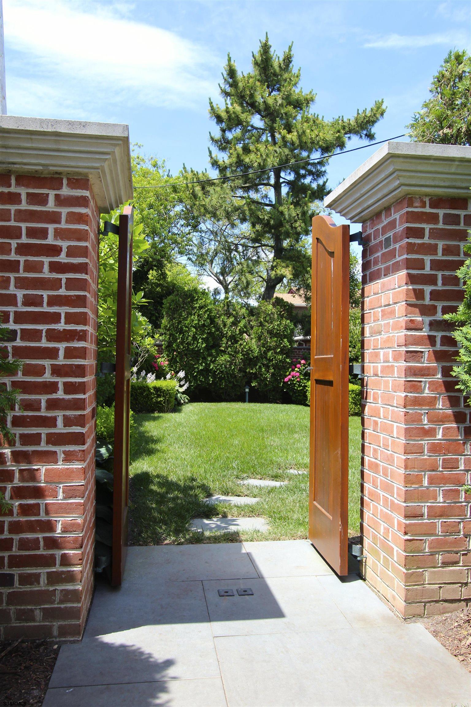 Ventnor, New Jersey 08406, United States, 5 Bedrooms Bedrooms, ,5 BathroomsBathrooms,Residential,Active,119379