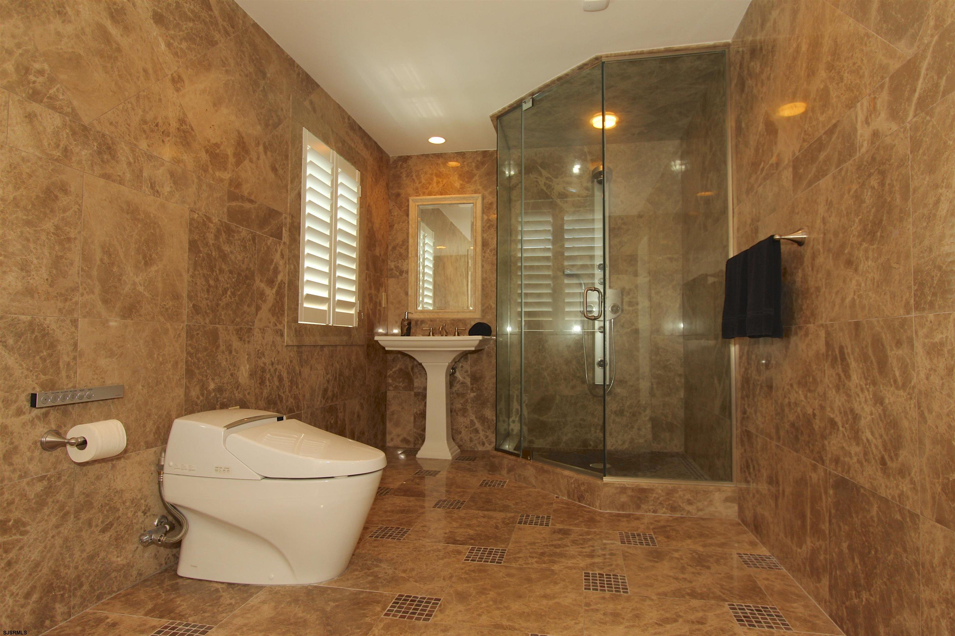 Ventnor, New Jersey 08406, United States, 5 Bedrooms Bedrooms, ,5 BathroomsBathrooms,Residential,Active,119379