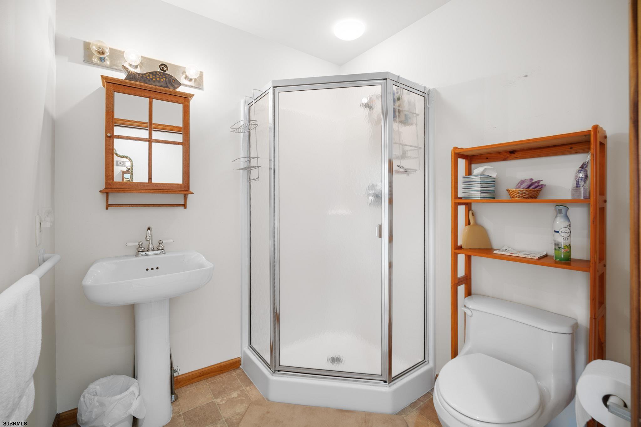 Pleasantville, New Jersey 08232, United States, 5 Bedrooms Bedrooms, ,5 BathroomsBathrooms,Residential,Pending,42077