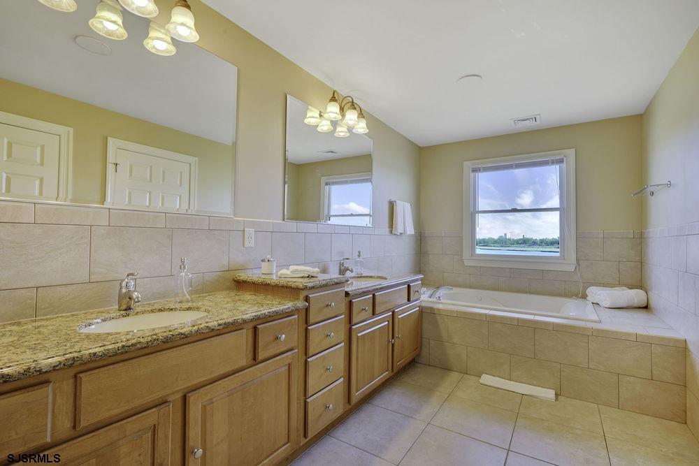 Atlantic City, New Jersey 08401, United States, 5 Bedrooms Bedrooms, ,3 BathroomsBathrooms,Residential,Active,159681