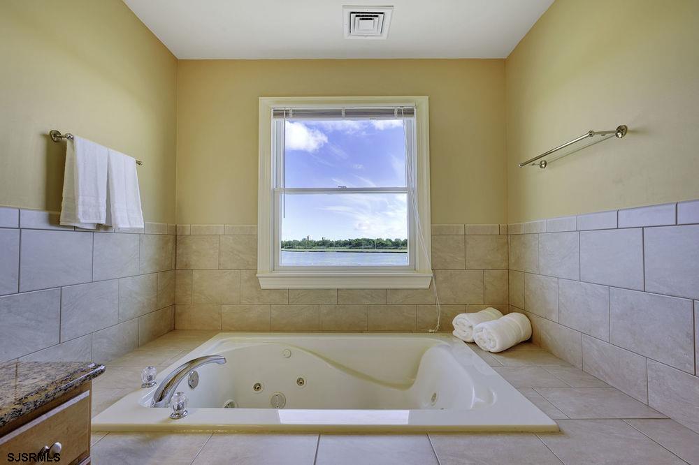 Atlantic City, New Jersey 08401, United States, 5 Bedrooms Bedrooms, ,3 BathroomsBathrooms,Residential,Active,159681