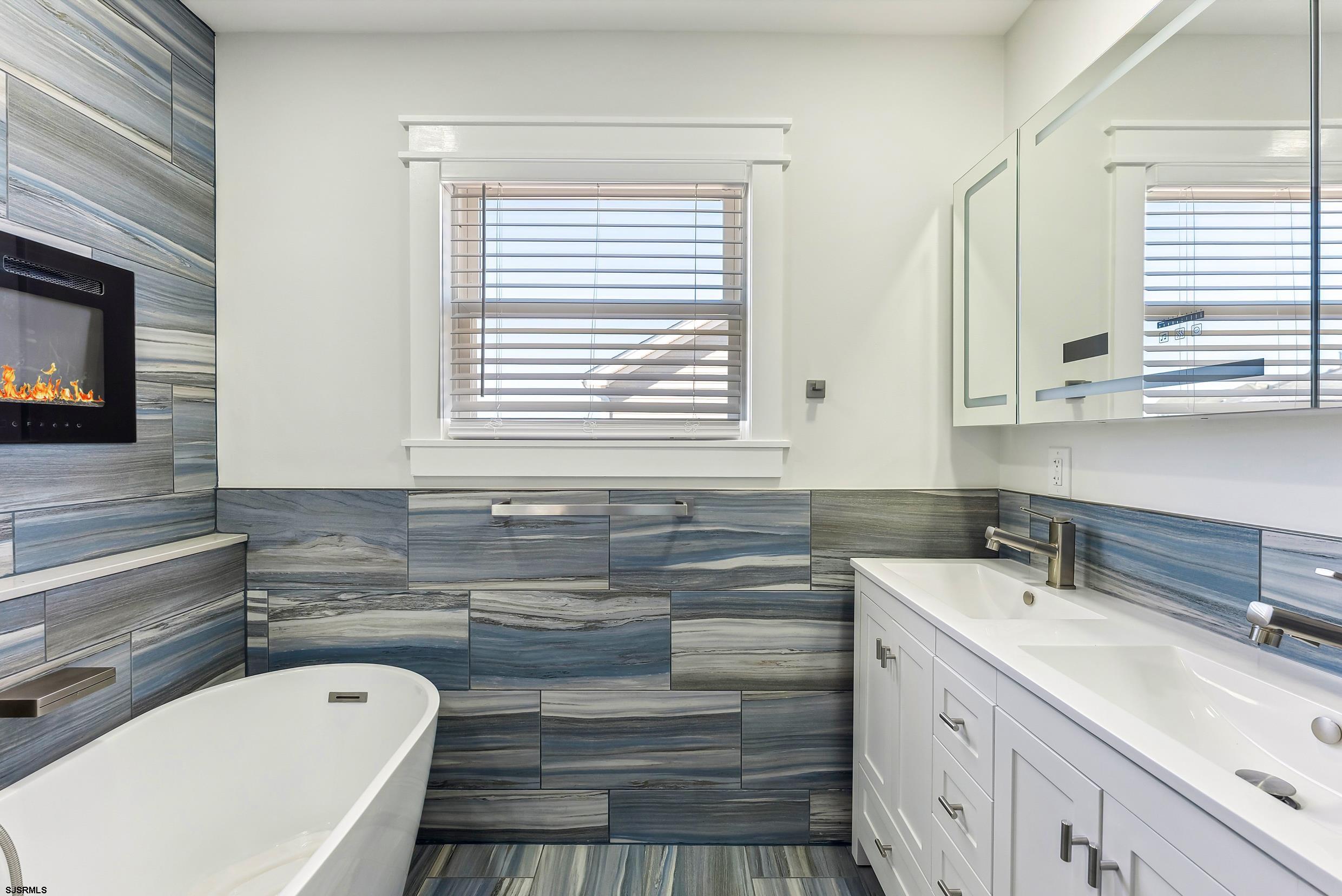 Ocean City, New Jersey 08226, United States, 4 Bedrooms Bedrooms, ,3 BathroomsBathrooms,Residential,Active,92434