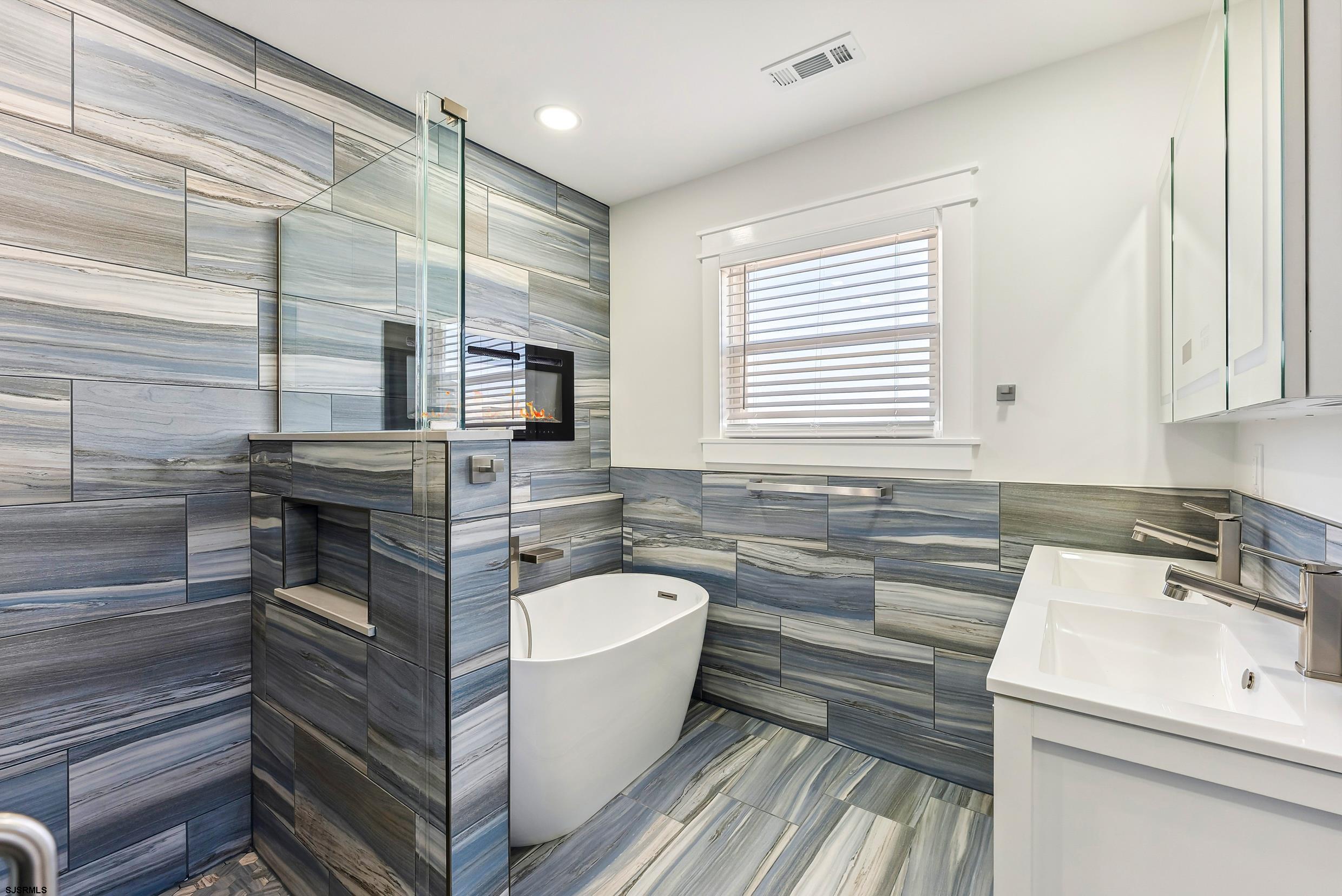 Ocean City, New Jersey 08226, United States, 4 Bedrooms Bedrooms, ,3 BathroomsBathrooms,Residential,Active,92434