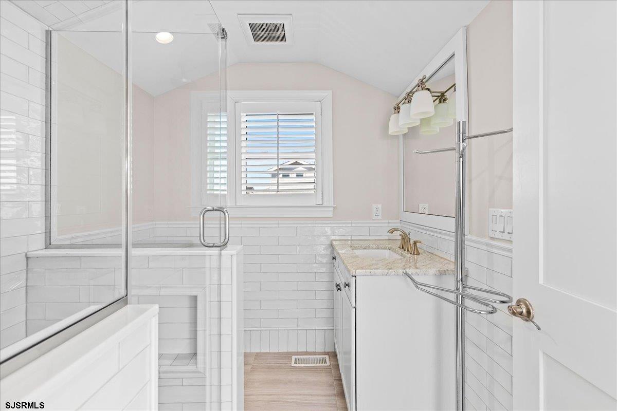 Margate, New Jersey 08402, United States, 5 Bedrooms Bedrooms, ,4 BathroomsBathrooms,Residential,Active,106687