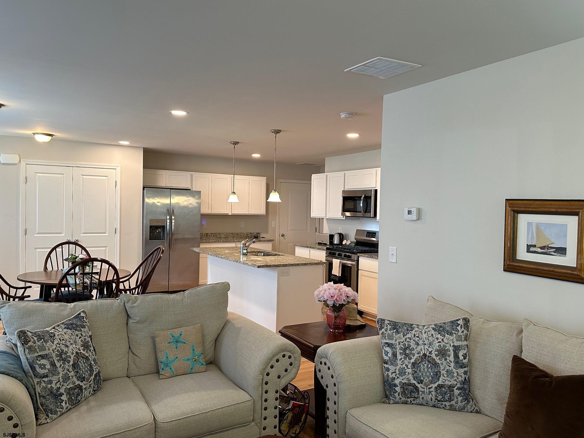 Mays Landing, New Jersey 08330, United States, 2 Bedrooms Bedrooms, ,2 BathroomsBathrooms,Residential,Active,215933