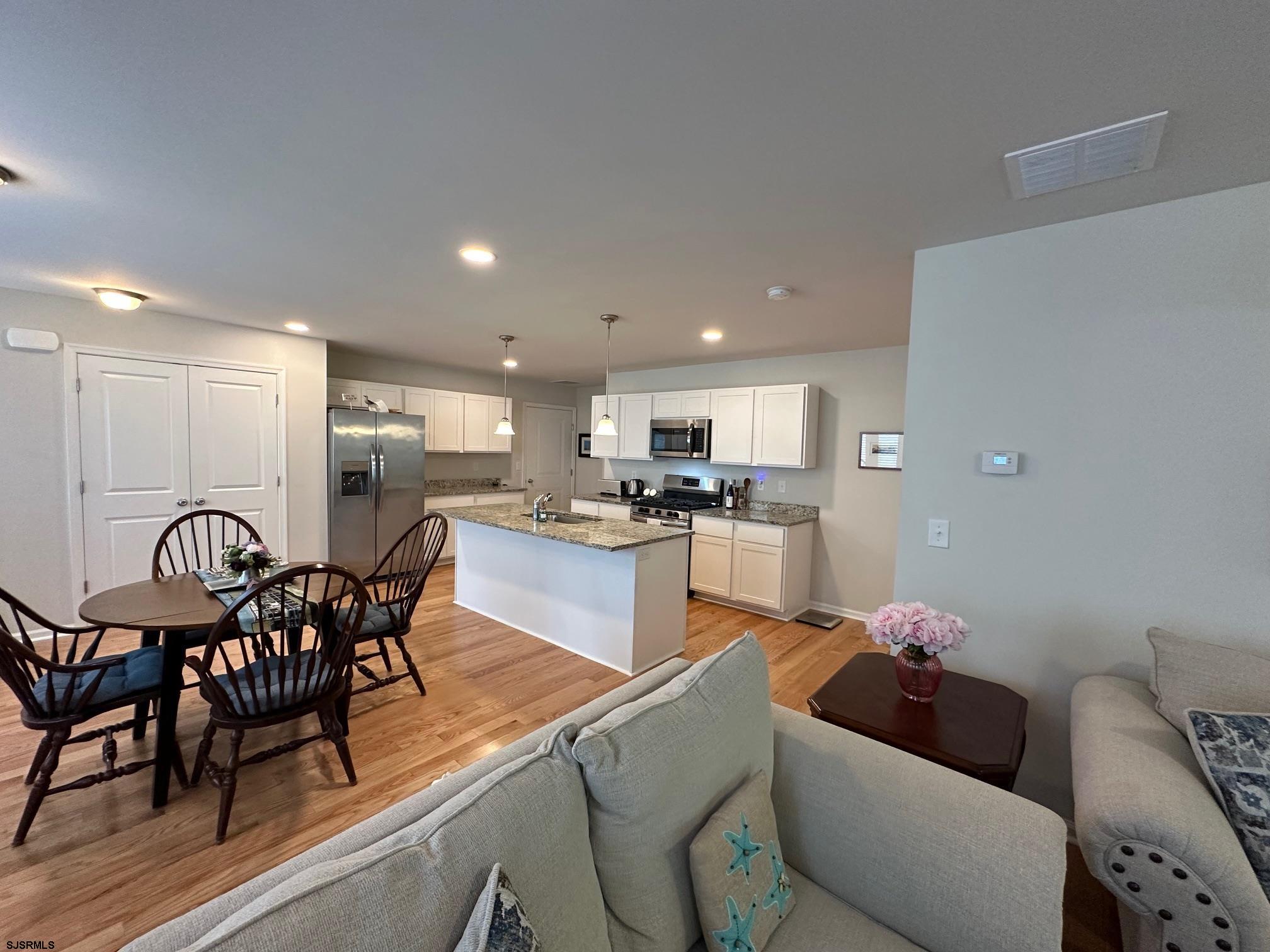 Mays Landing, New Jersey 08330, United States, 2 Bedrooms Bedrooms, ,2 BathroomsBathrooms,Residential,Active,215933