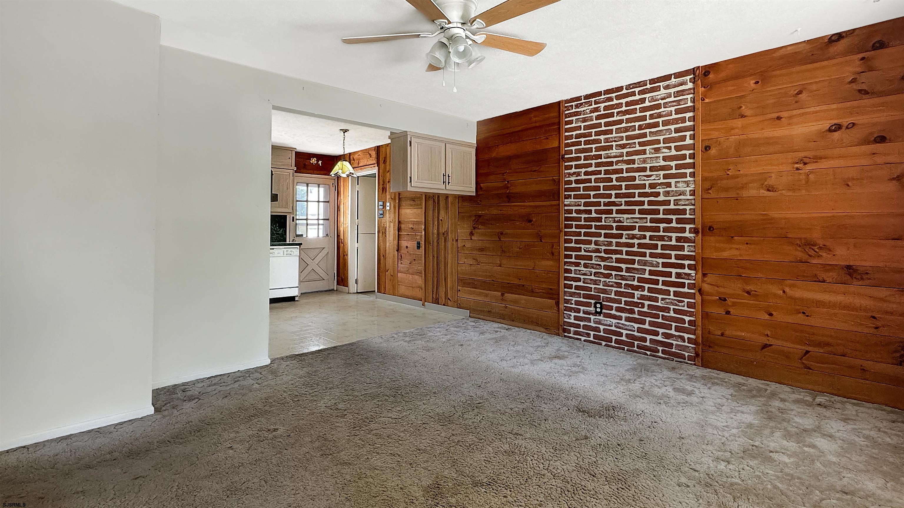 310 Sandy Ln