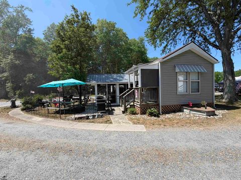 Mobile Home For Sale - 631 Chestnut Road<br/> Port Republic, NJ 08241