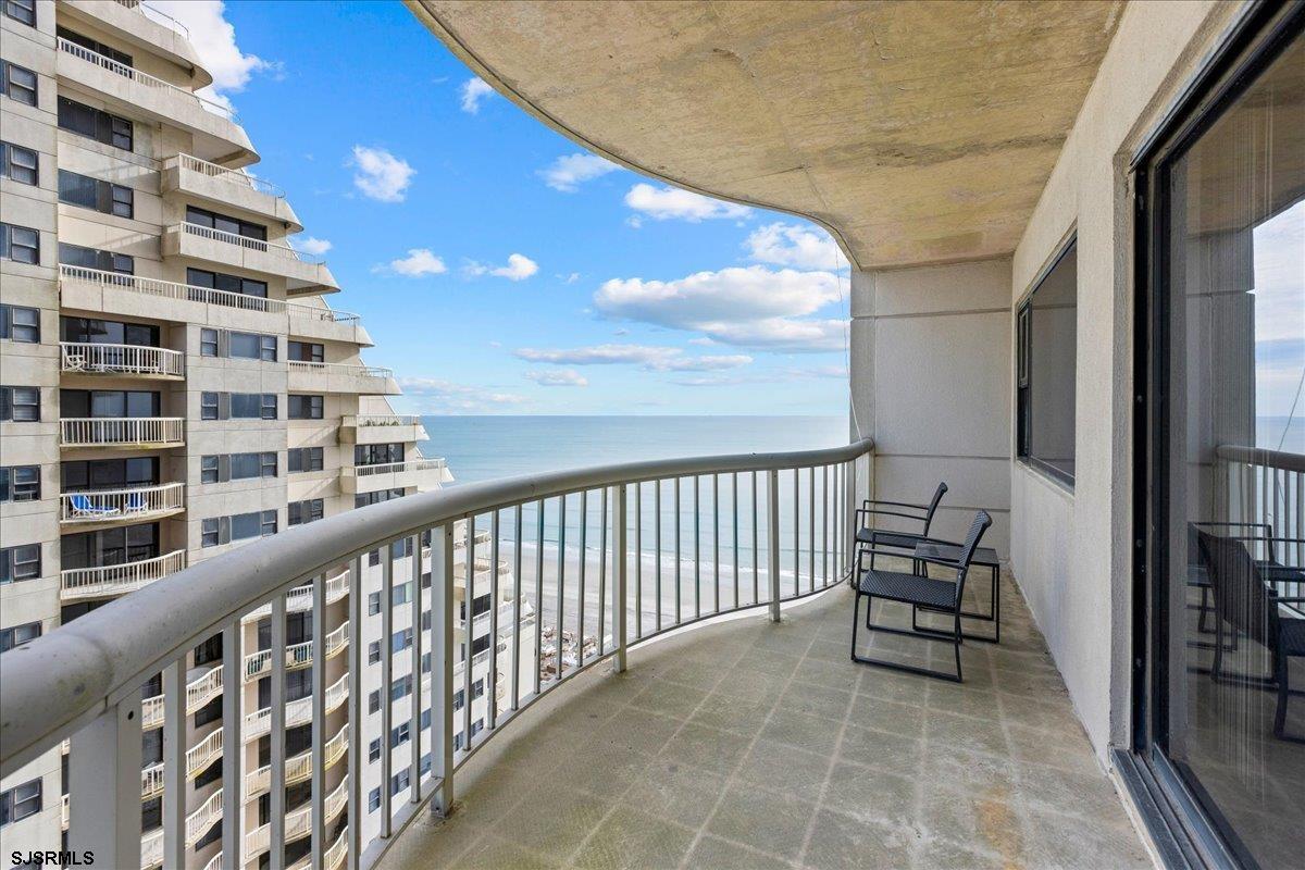 Atlantic City, New Jersey 08401, United States, 2 Bedrooms Bedrooms, ,2 BathroomsBathrooms,Residential,Pending,29212