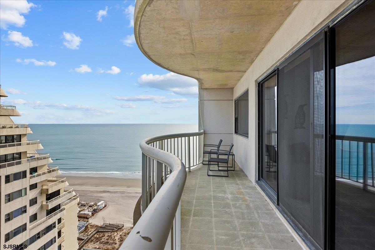 Atlantic City, New Jersey 08401, United States, 2 Bedrooms Bedrooms, ,2 BathroomsBathrooms,Residential,Pending,29212