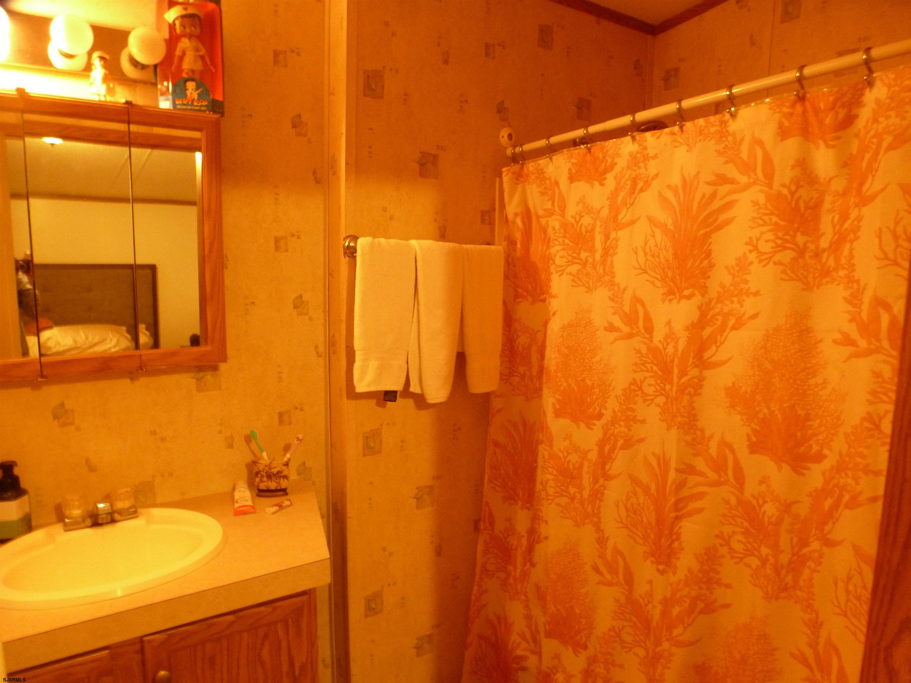 Vineland, New Jersey 08360, United States, 3 Bedrooms Bedrooms, ,2 BathroomsBathrooms,Residential,Active,164958