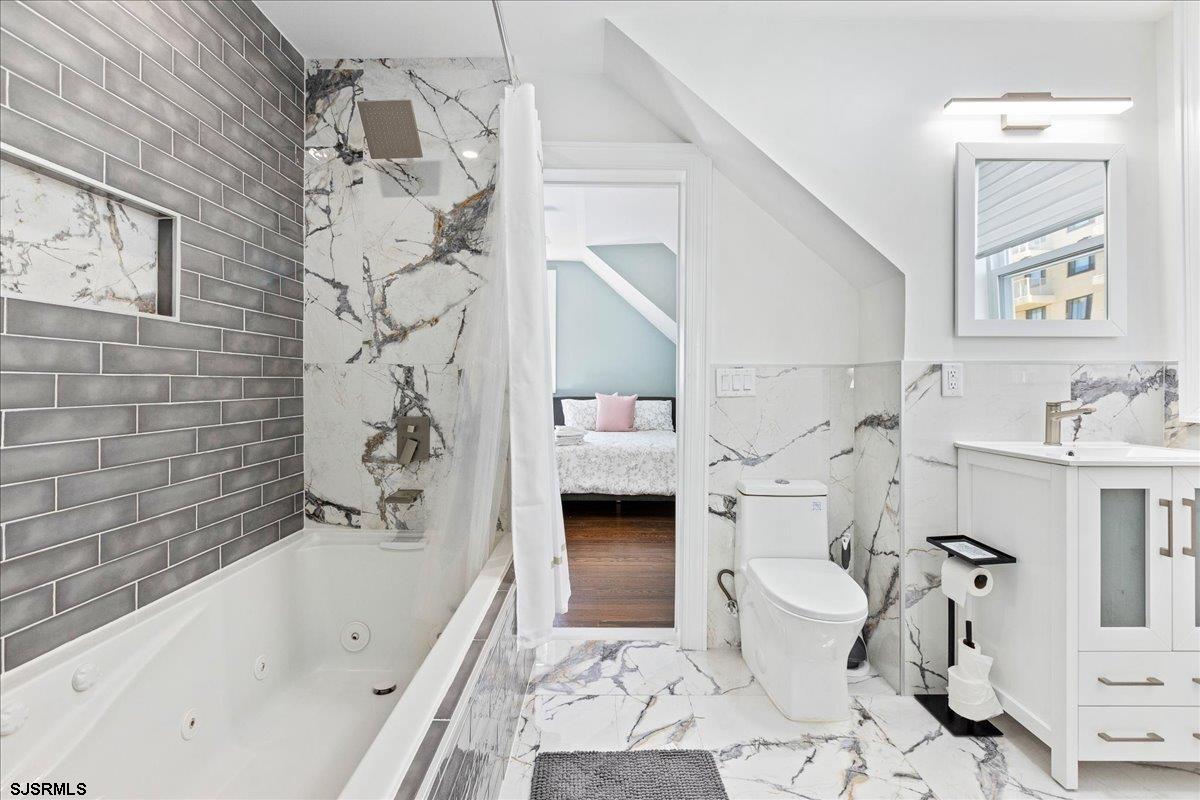 Ventnor, New Jersey 08406, United States, 7 Bedrooms Bedrooms, ,6 BathroomsBathrooms,Residential,Active,39116