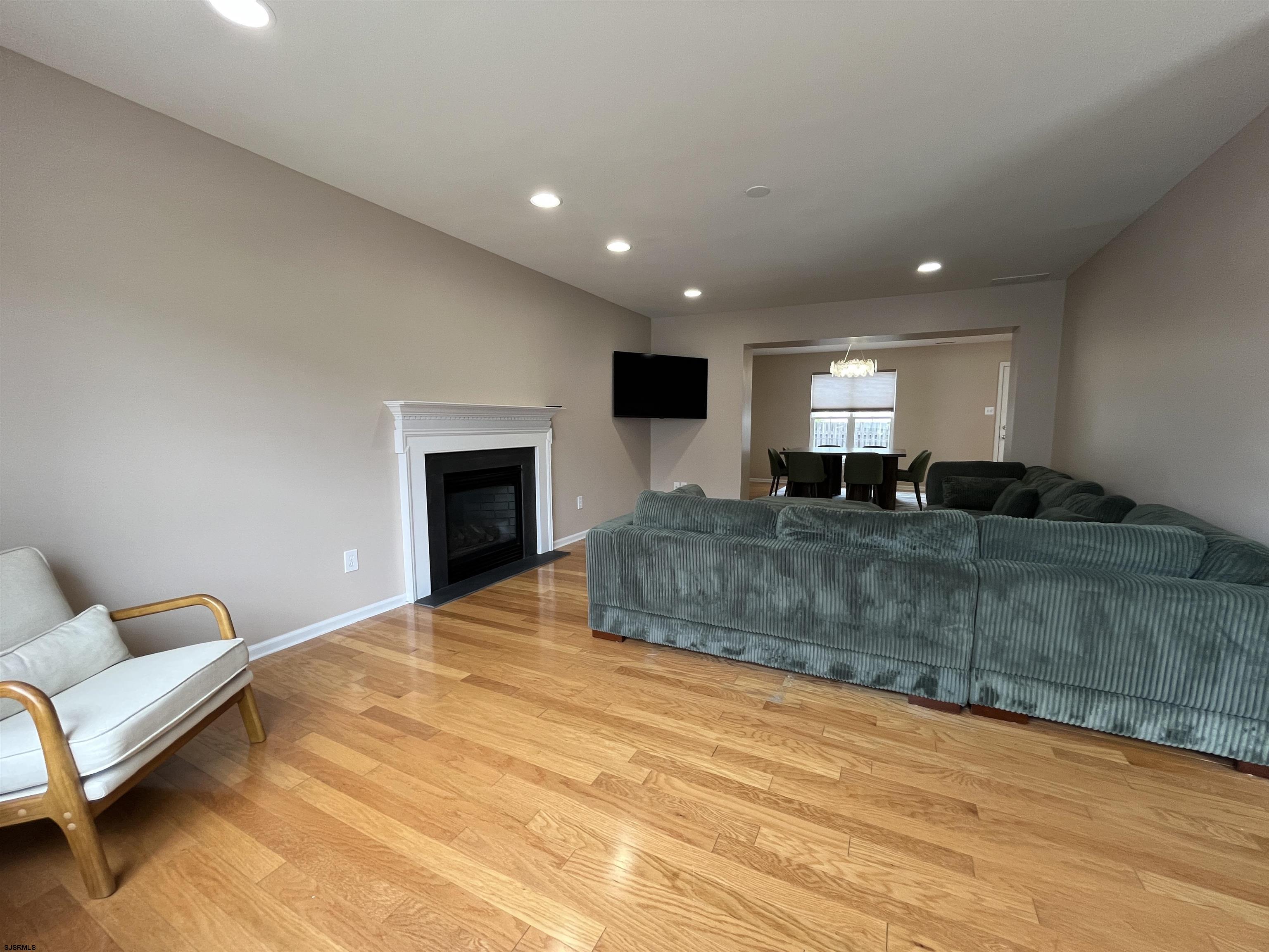 Ventnor, New Jersey 08406, United States, 3 Bedrooms Bedrooms, ,3 BathroomsBathrooms,Residential,Active,230665