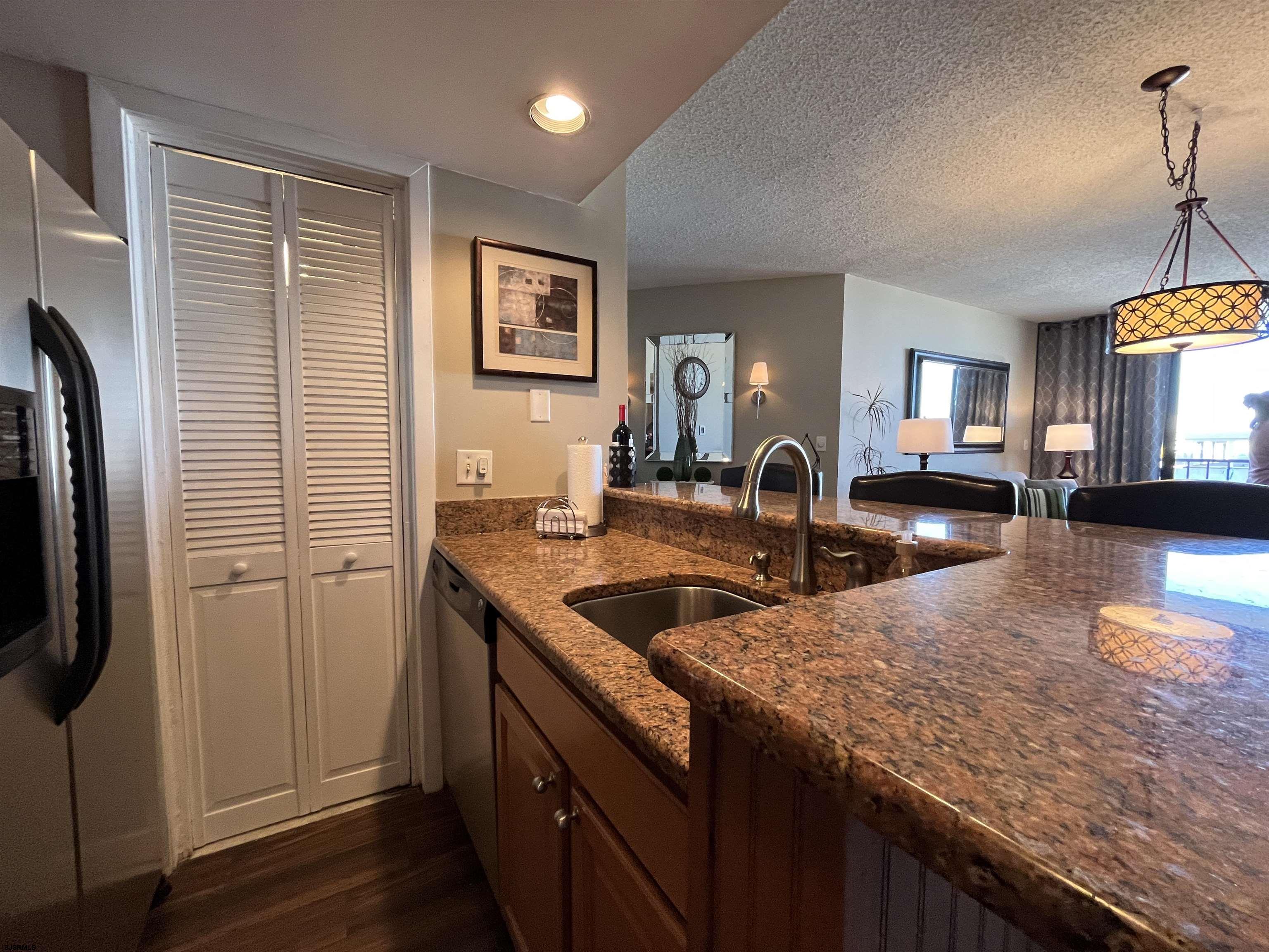 Atlantic City, New Jersey 08401, United States, 1 Bedroom Bedrooms, ,2 BathroomsBathrooms,Residential,Active,94520