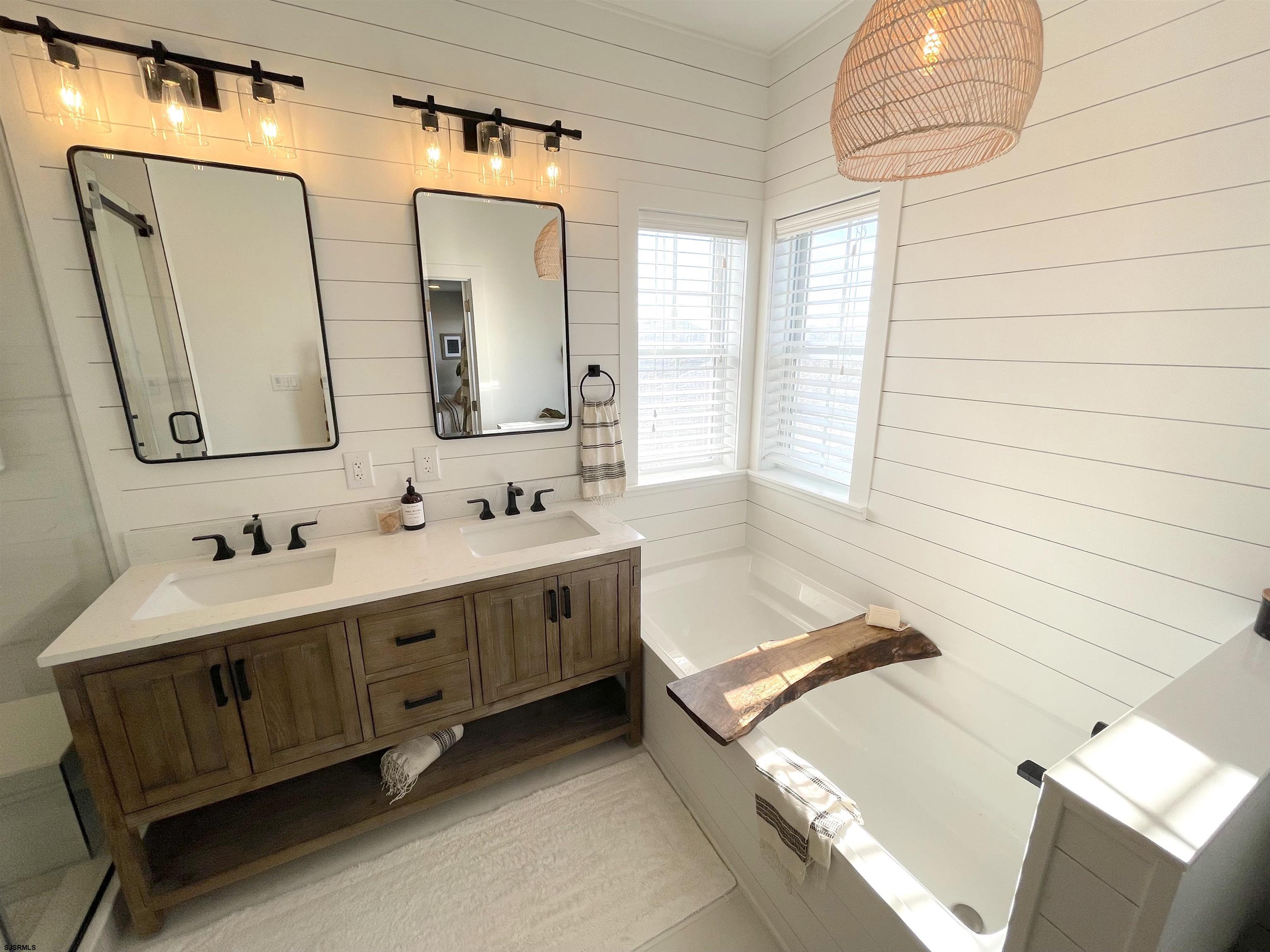 Ventnor, New Jersey 08406, United States, 4 Bedrooms Bedrooms, ,3 BathroomsBathrooms,Residential,Active,19620