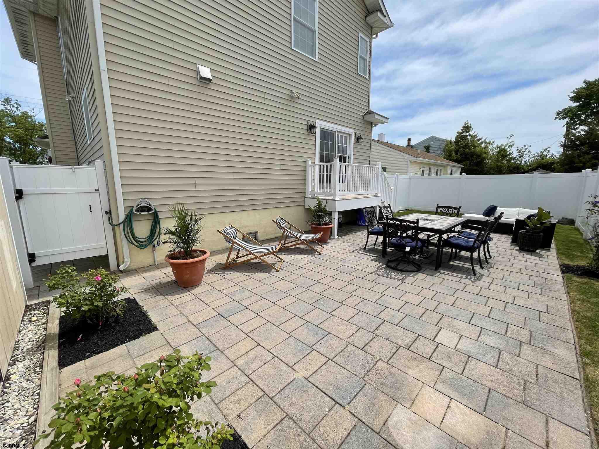 Ventnor, New Jersey 08406, United States, 4 Bedrooms Bedrooms, ,3 BathroomsBathrooms,Residential,Active,19620