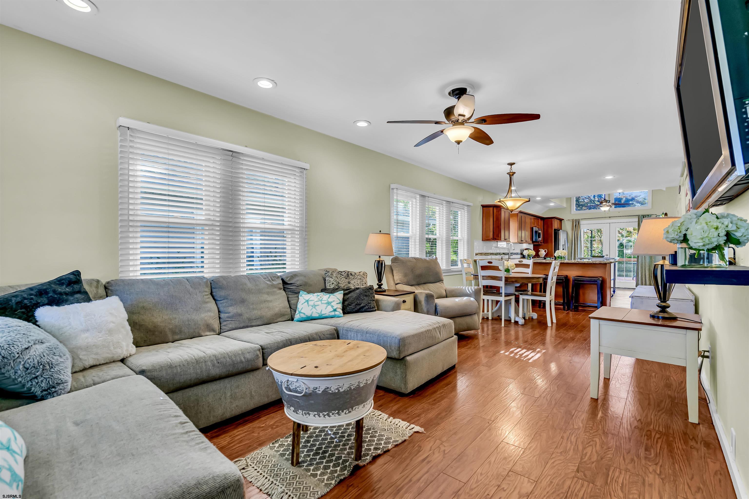 Northfield, New Jersey 08205, United States, 3 Bedrooms Bedrooms, ,2 BathroomsBathrooms,Residential,Pending,38618