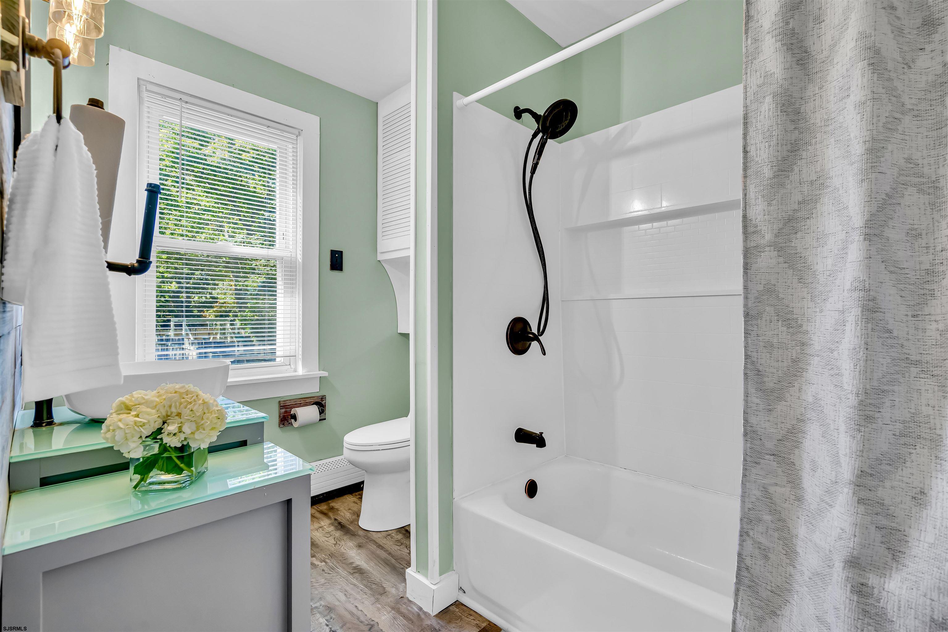 Northfield, New Jersey 08205, United States, 3 Bedrooms Bedrooms, ,2 BathroomsBathrooms,Residential,Pending,38618