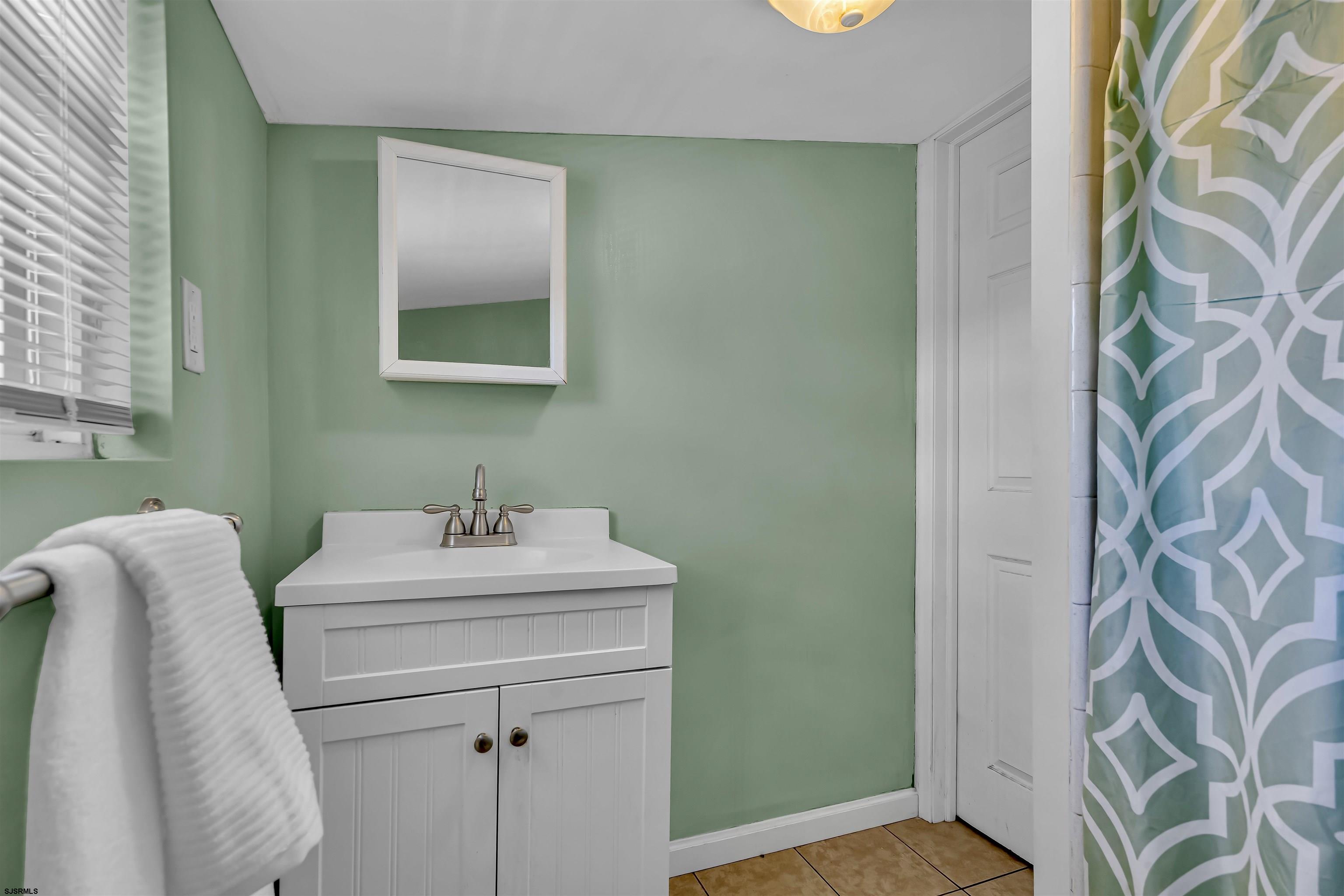 Northfield, New Jersey 08205, United States, 3 Bedrooms Bedrooms, ,2 BathroomsBathrooms,Residential,Pending,38618