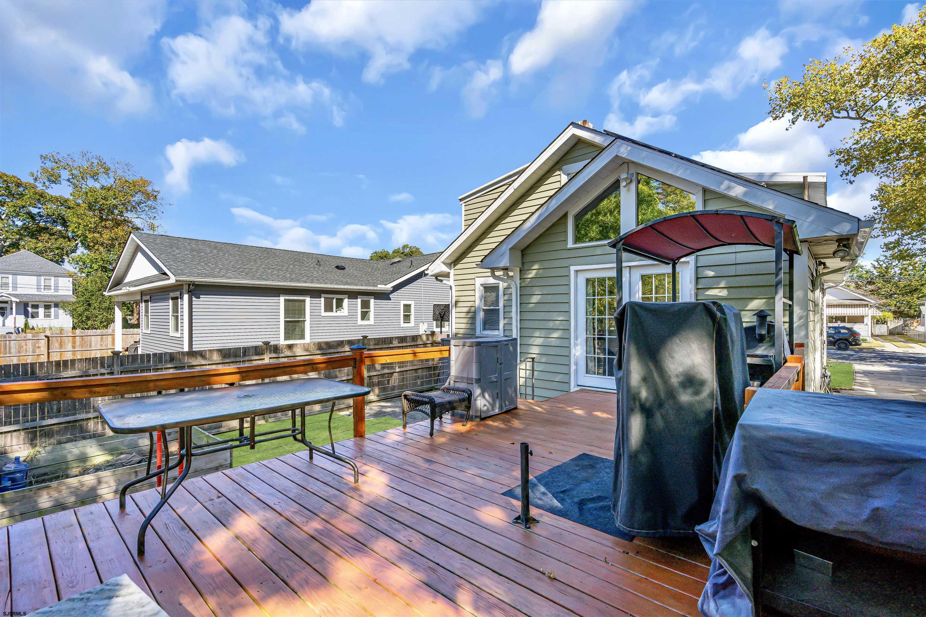 Northfield, New Jersey 08205, United States, 3 Bedrooms Bedrooms, ,2 BathroomsBathrooms,Residential,Pending,38618