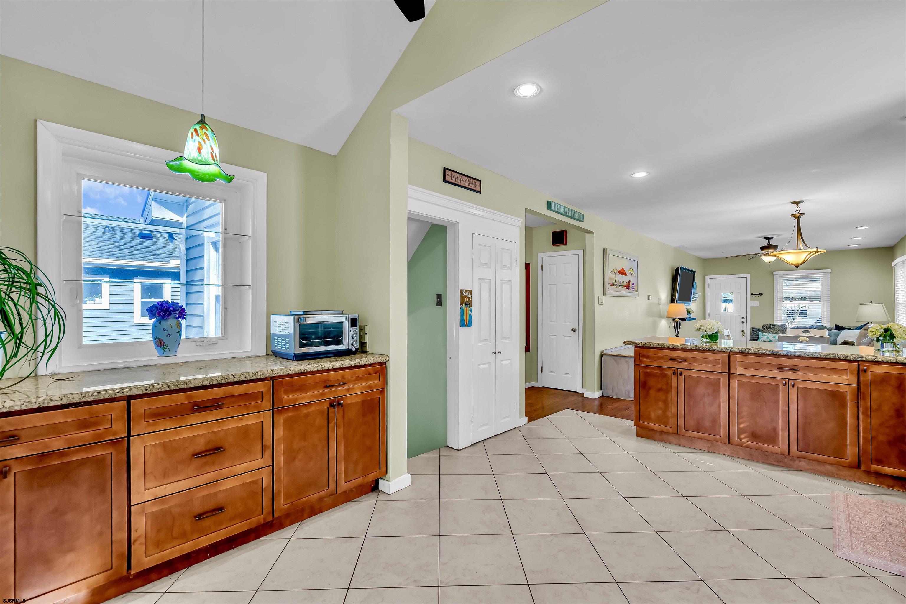 Northfield, New Jersey 08205, United States, 3 Bedrooms Bedrooms, ,2 BathroomsBathrooms,Residential,Pending,38618